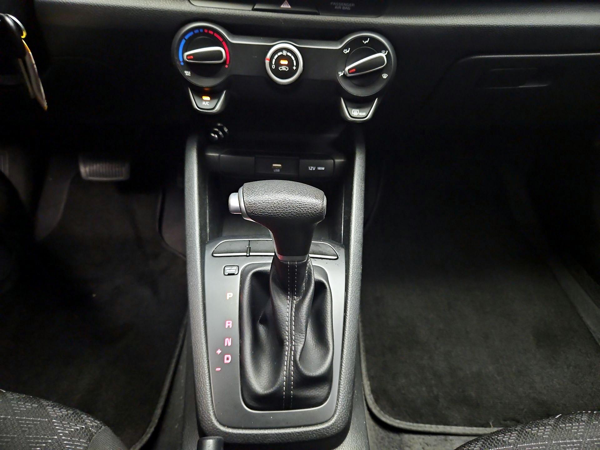 Thumbnail: 2023 Kia Rio - 16