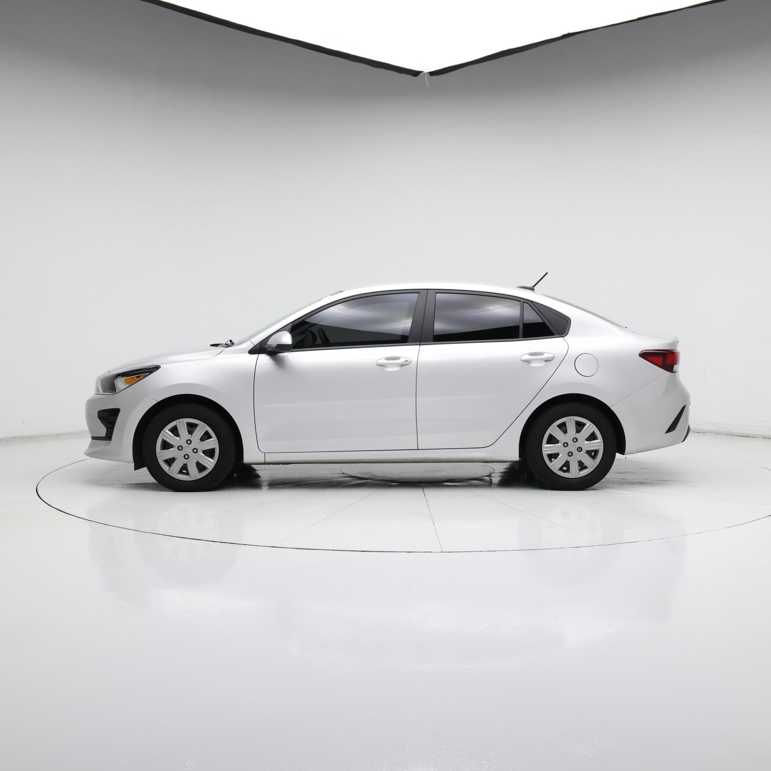 Thumbnail: 2023 Kia Rio - 3