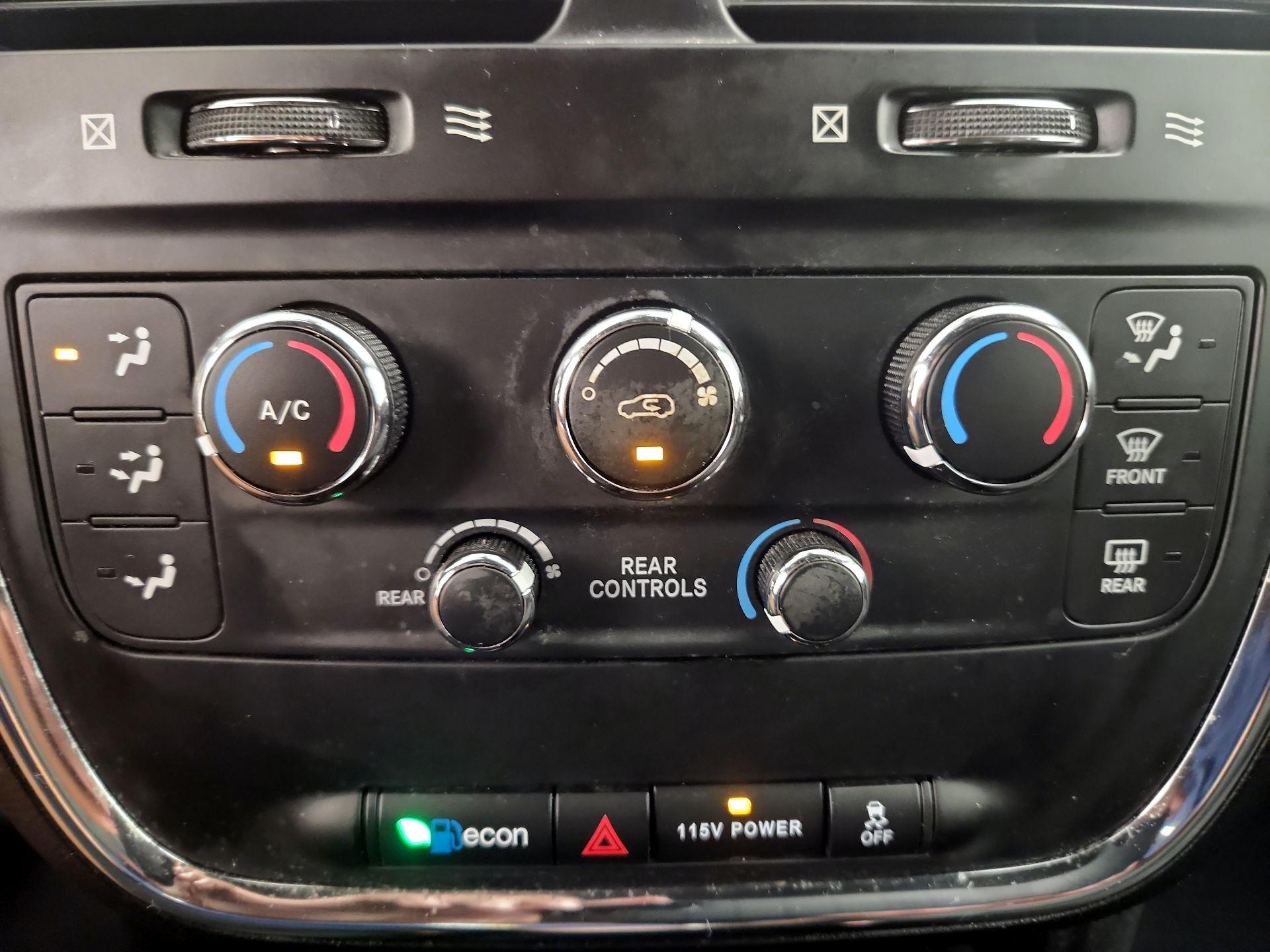 Thumbnail: 2020 Dodge Grand Caravan - 16