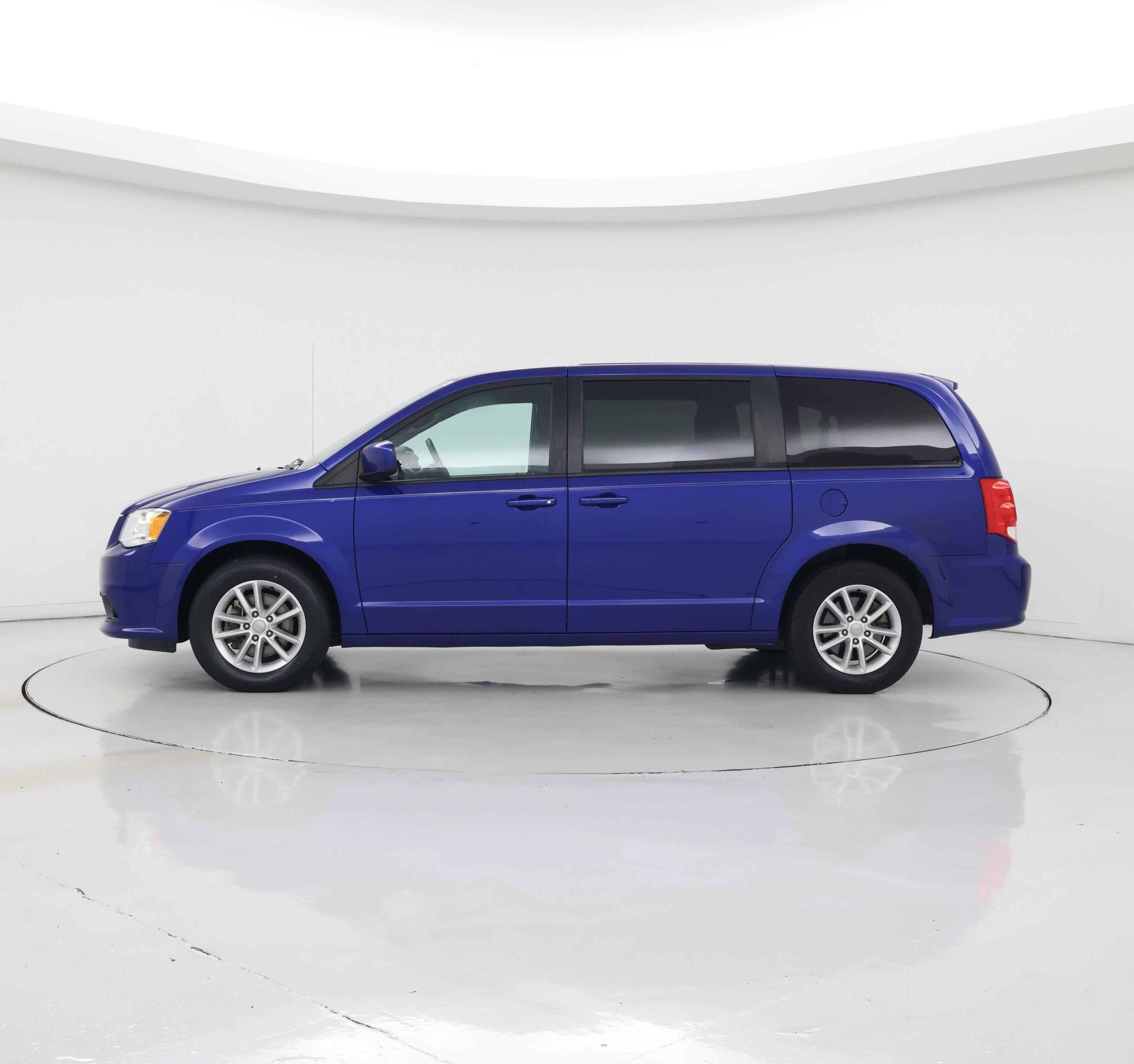 Thumbnail: 2020 Dodge Grand Caravan - 3