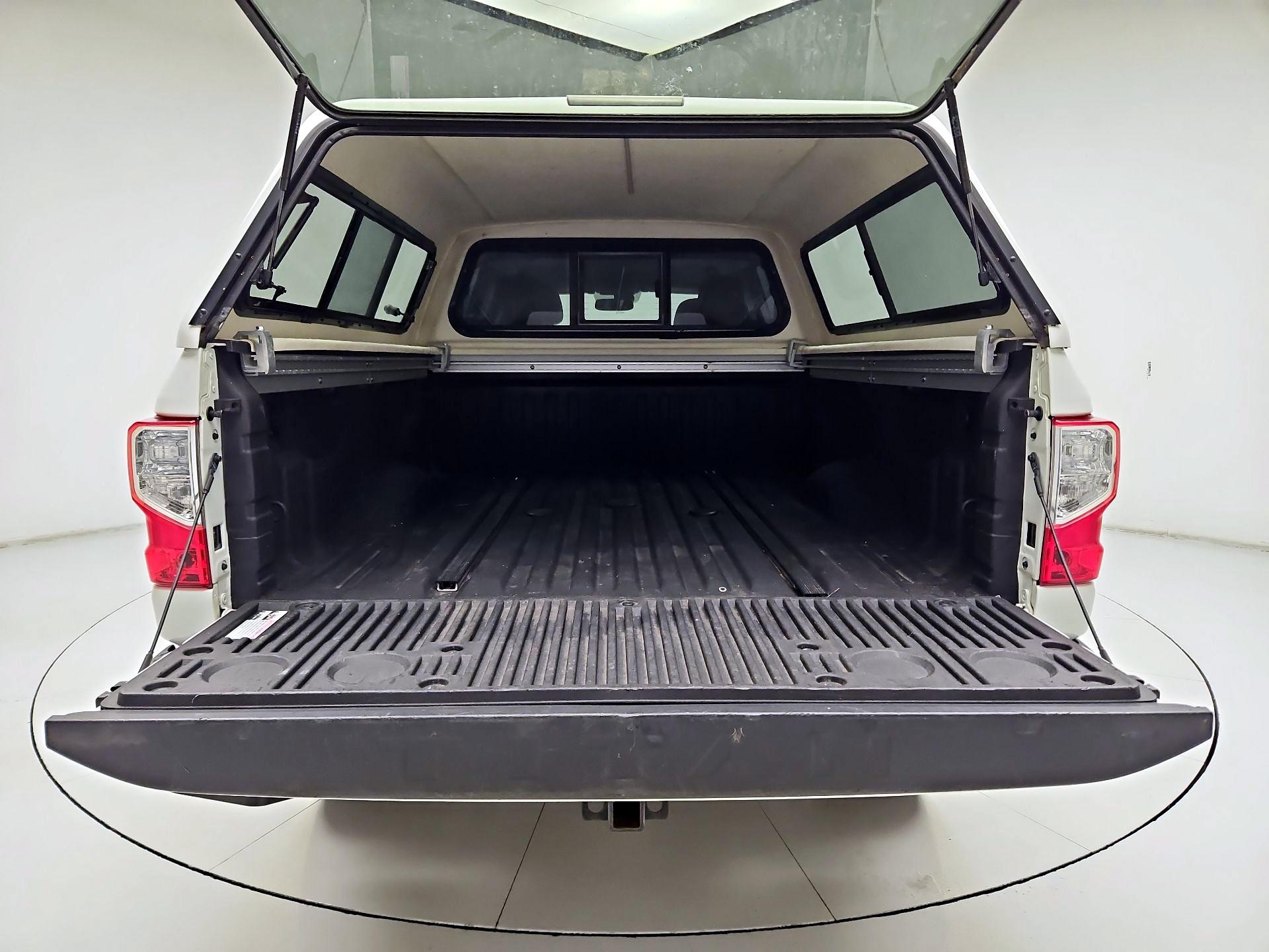 Thumbnail: 2019 Nissan Titan - 18