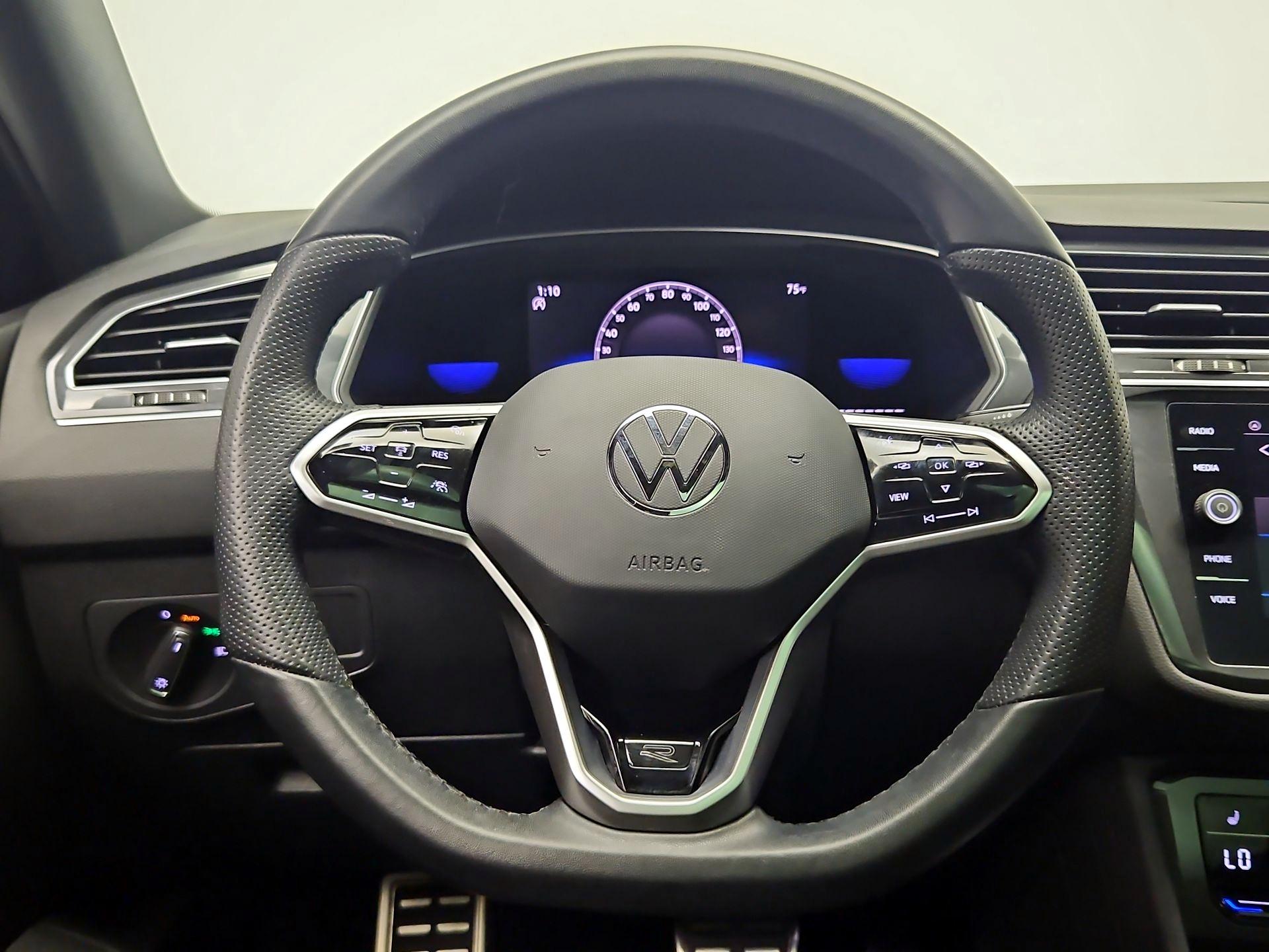 Thumbnail: 2023 Volkswagen Tiguan - 10