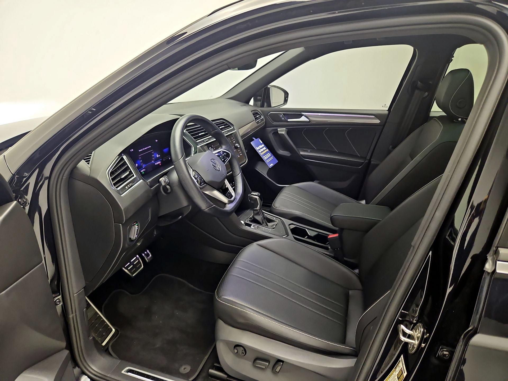 Thumbnail: 2023 Volkswagen Tiguan - 11