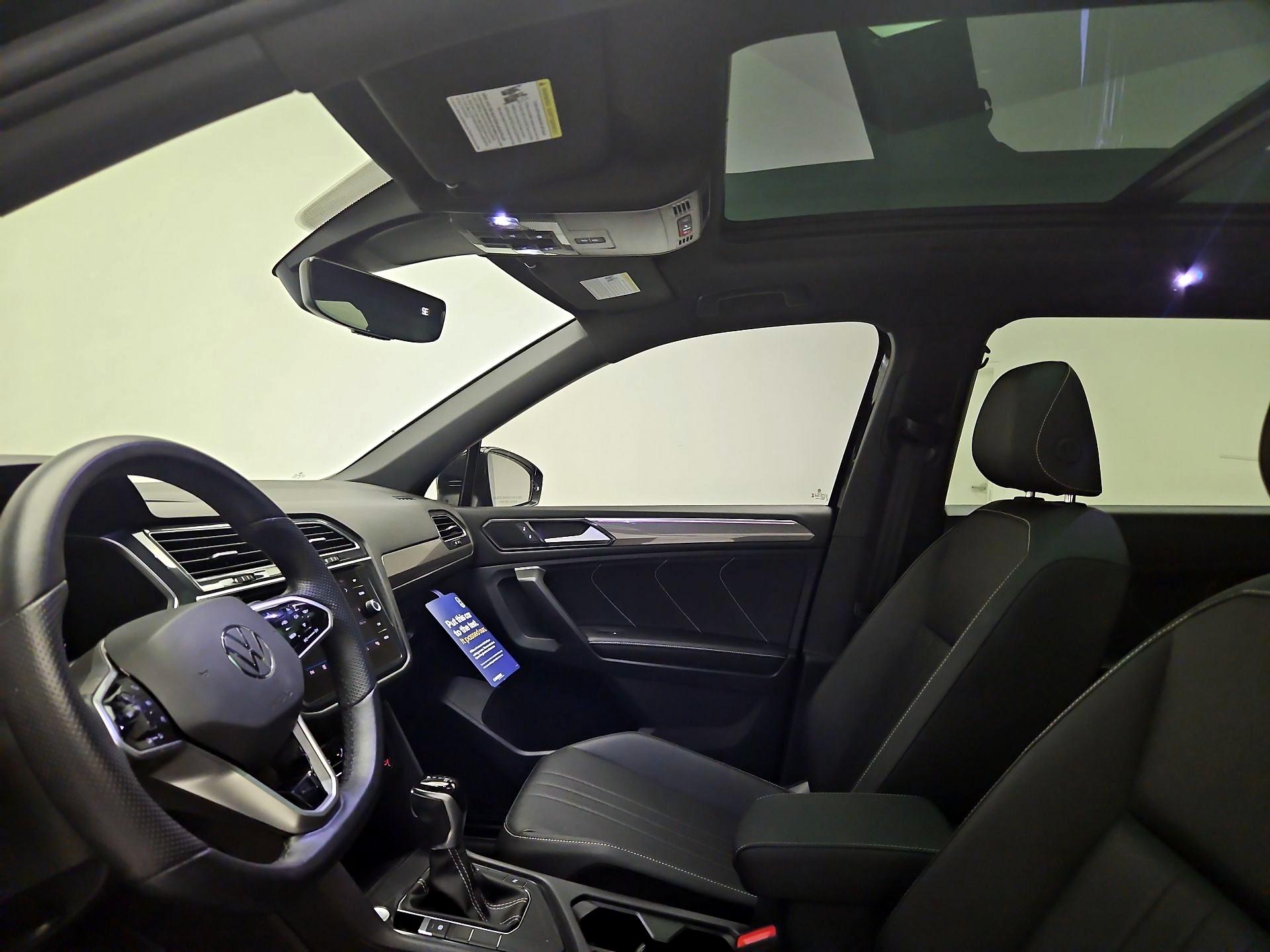 Thumbnail: 2023 Volkswagen Tiguan - 19