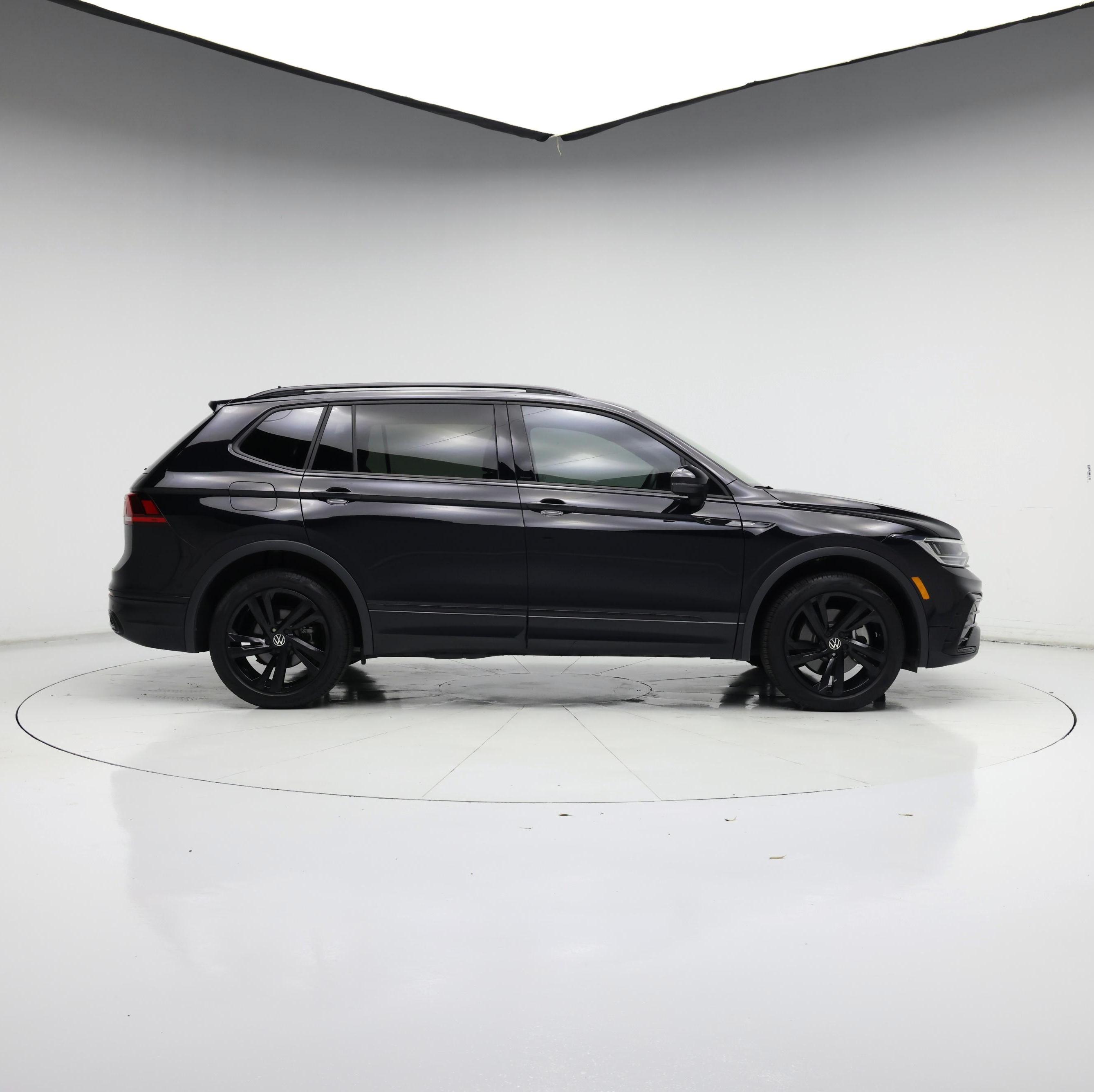 Thumbnail: 2023 Volkswagen Tiguan - 7