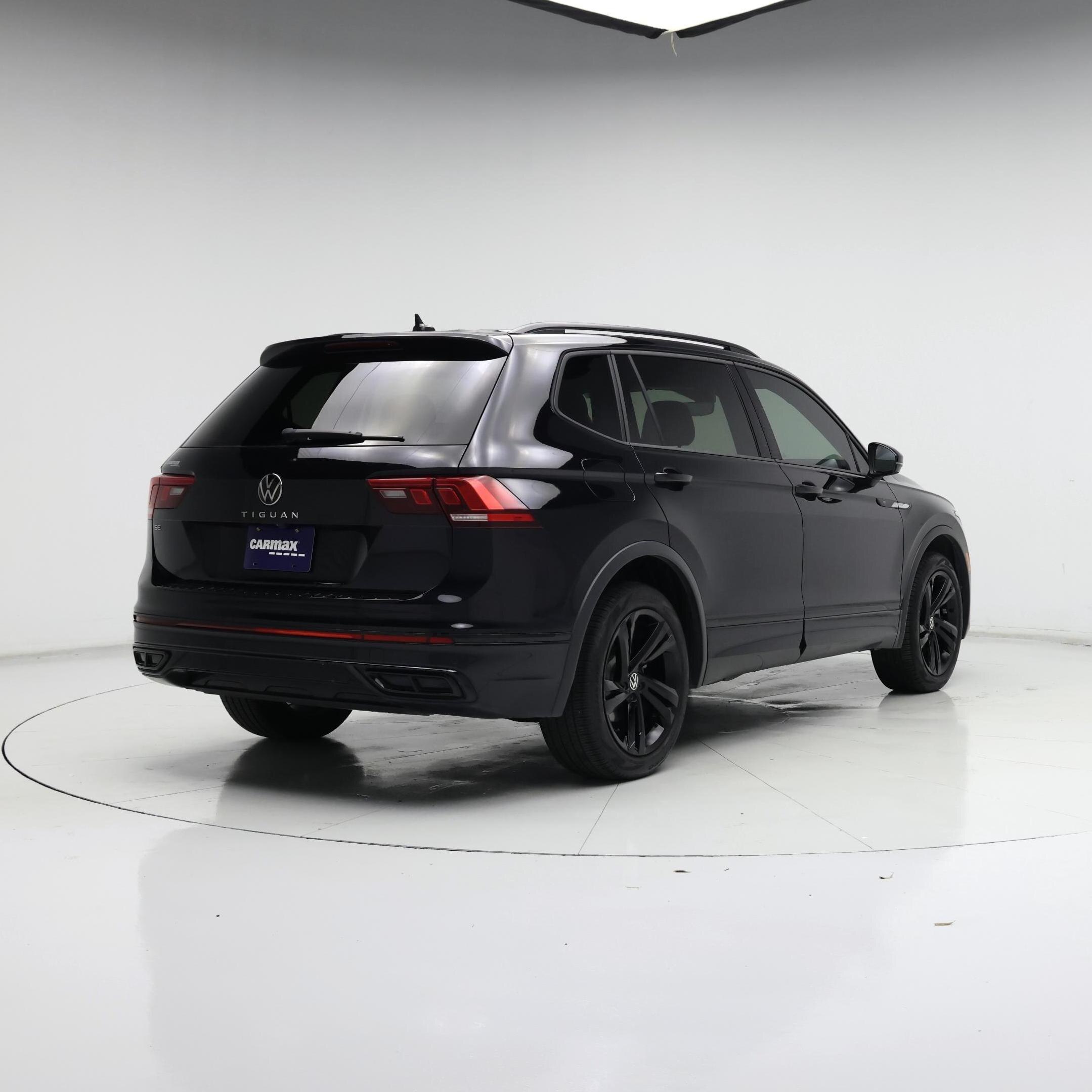 Thumbnail: 2023 Volkswagen Tiguan - 8