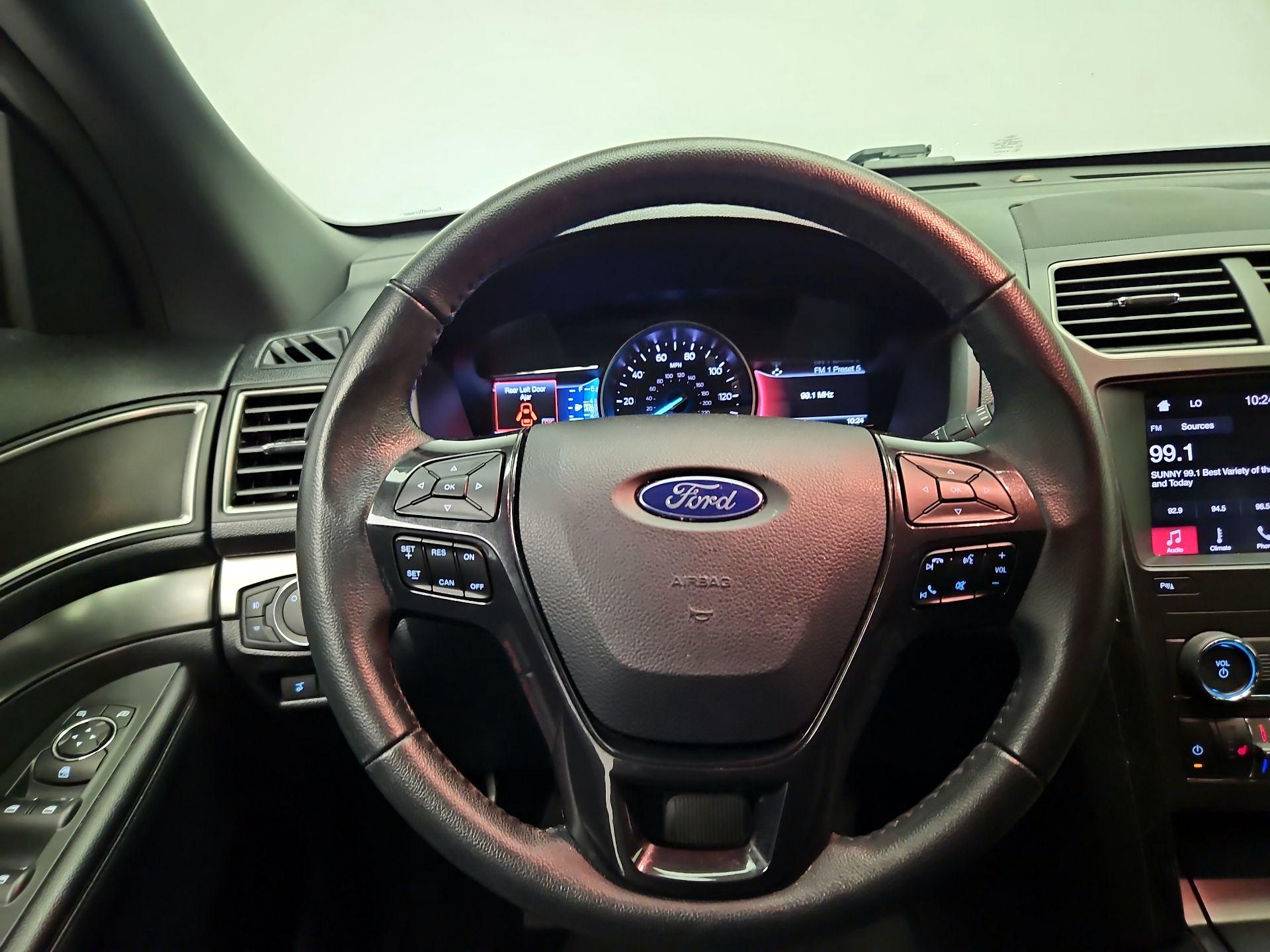 Thumbnail: 2019 Ford Explorer - 10