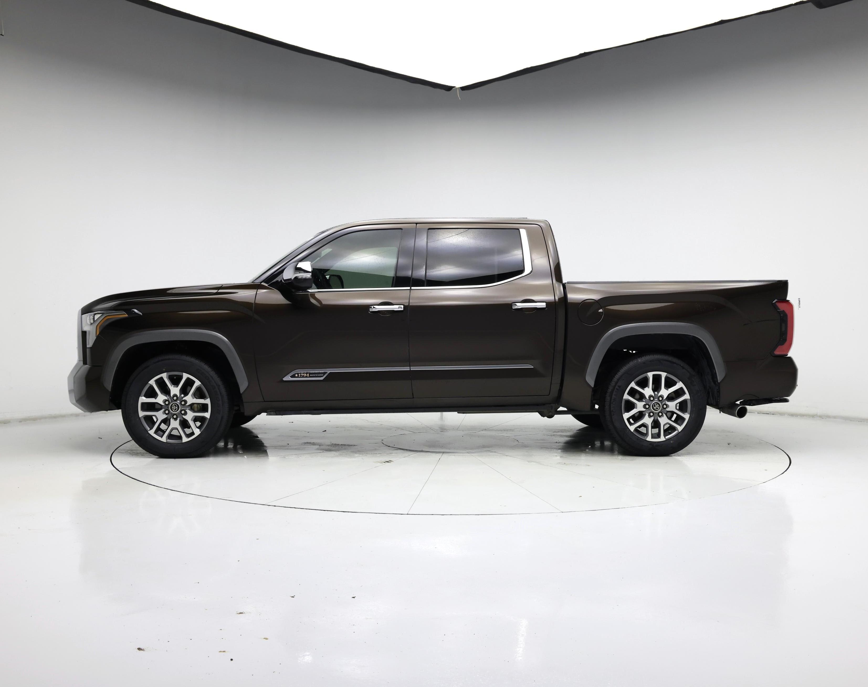 Thumbnail: 2023 Toyota Tundra - 3
