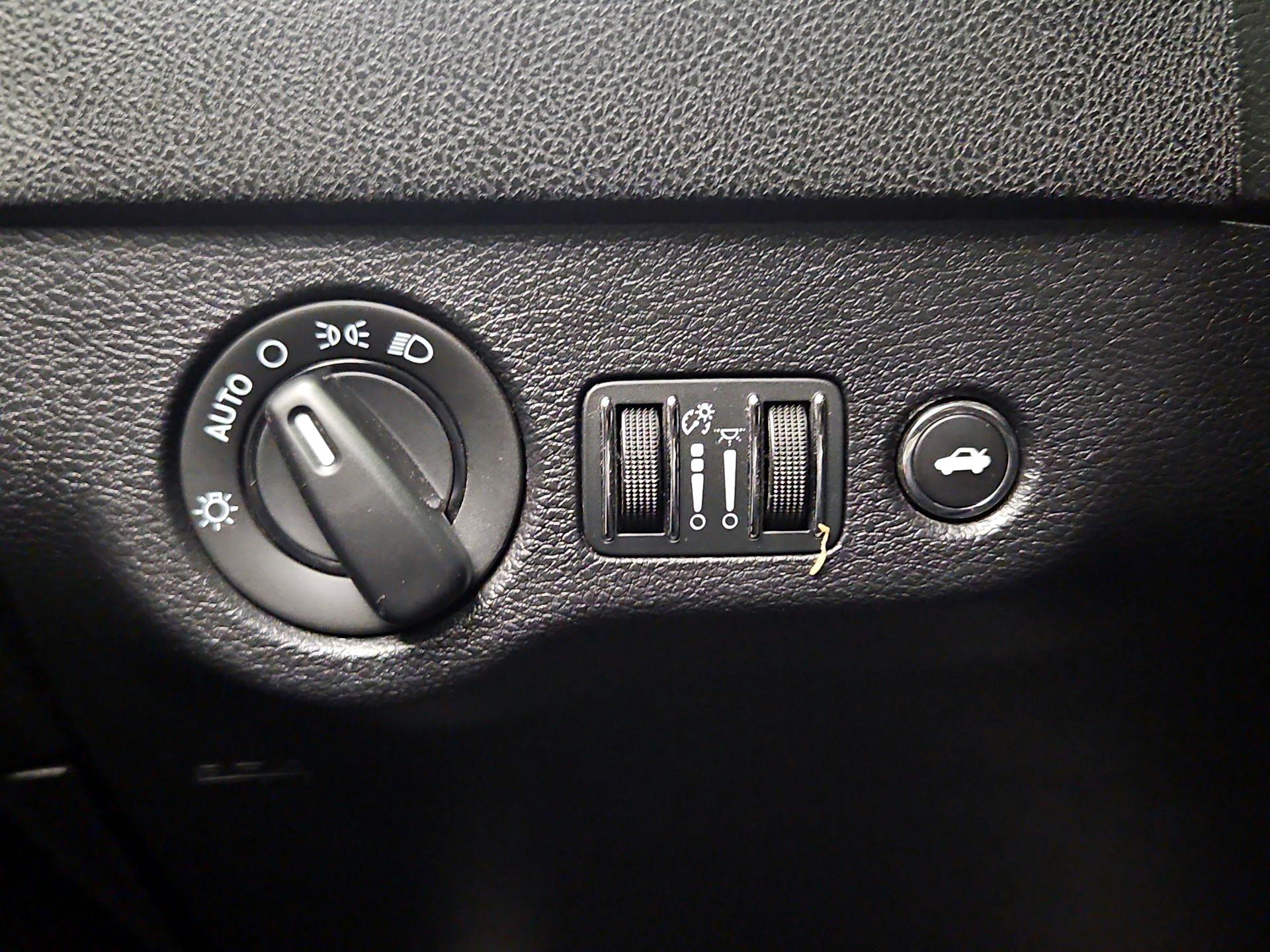 Thumbnail: 2014 Dodge Charger - 13