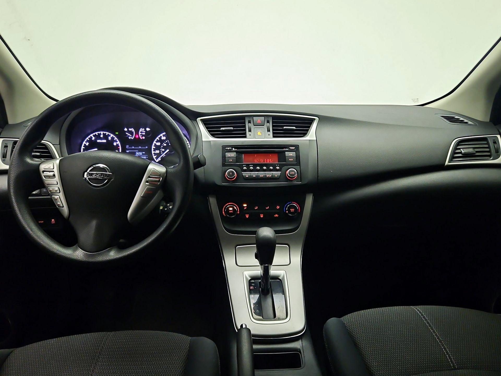 Thumbnail: 2015 Nissan Sentra - 9
