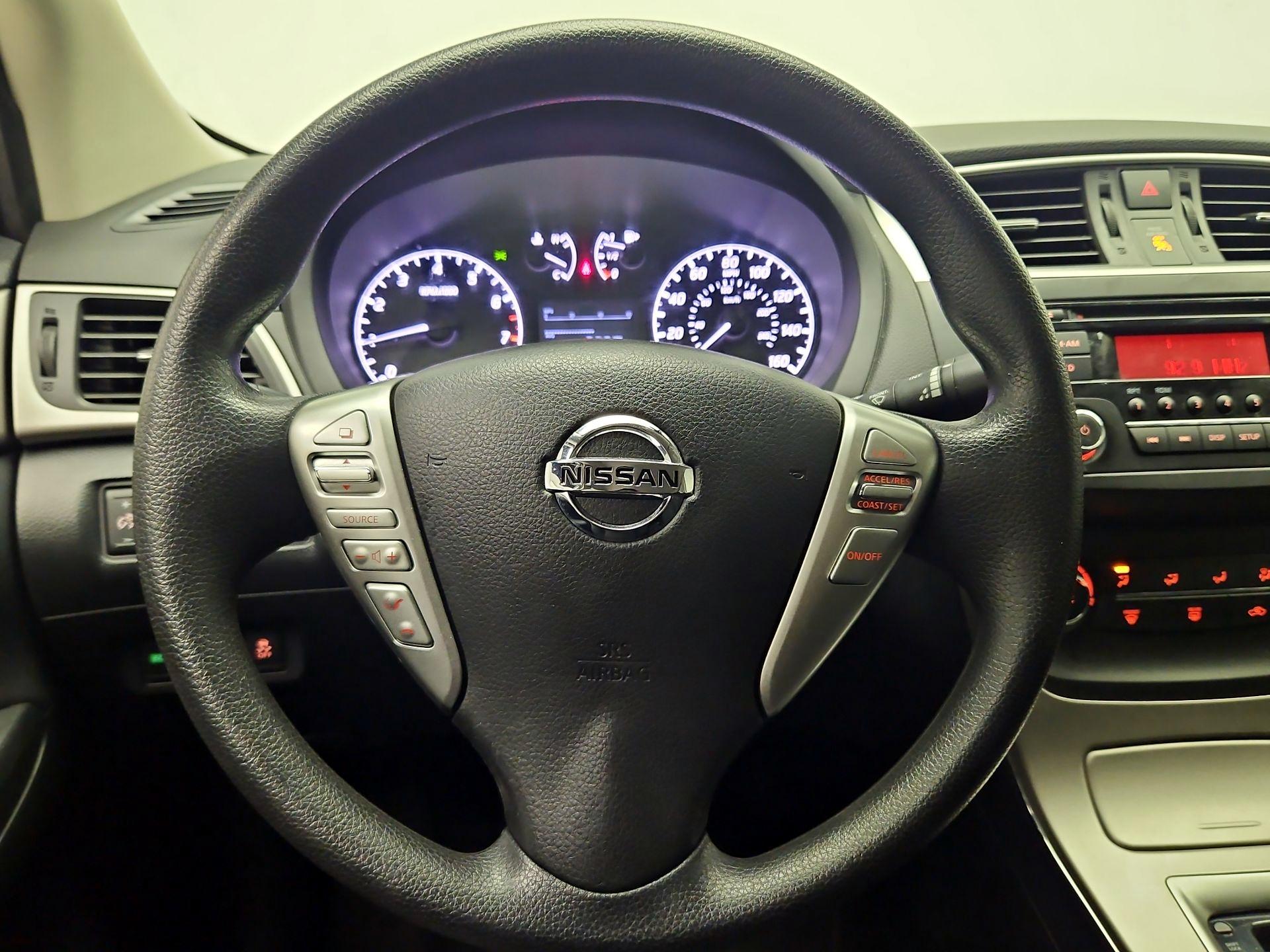 Thumbnail: 2015 Nissan Sentra - 10