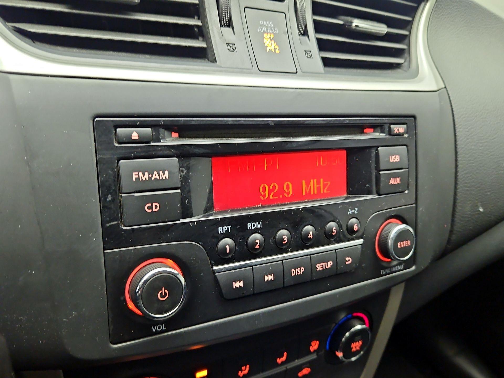 Thumbnail: 2015 Nissan Sentra - 14