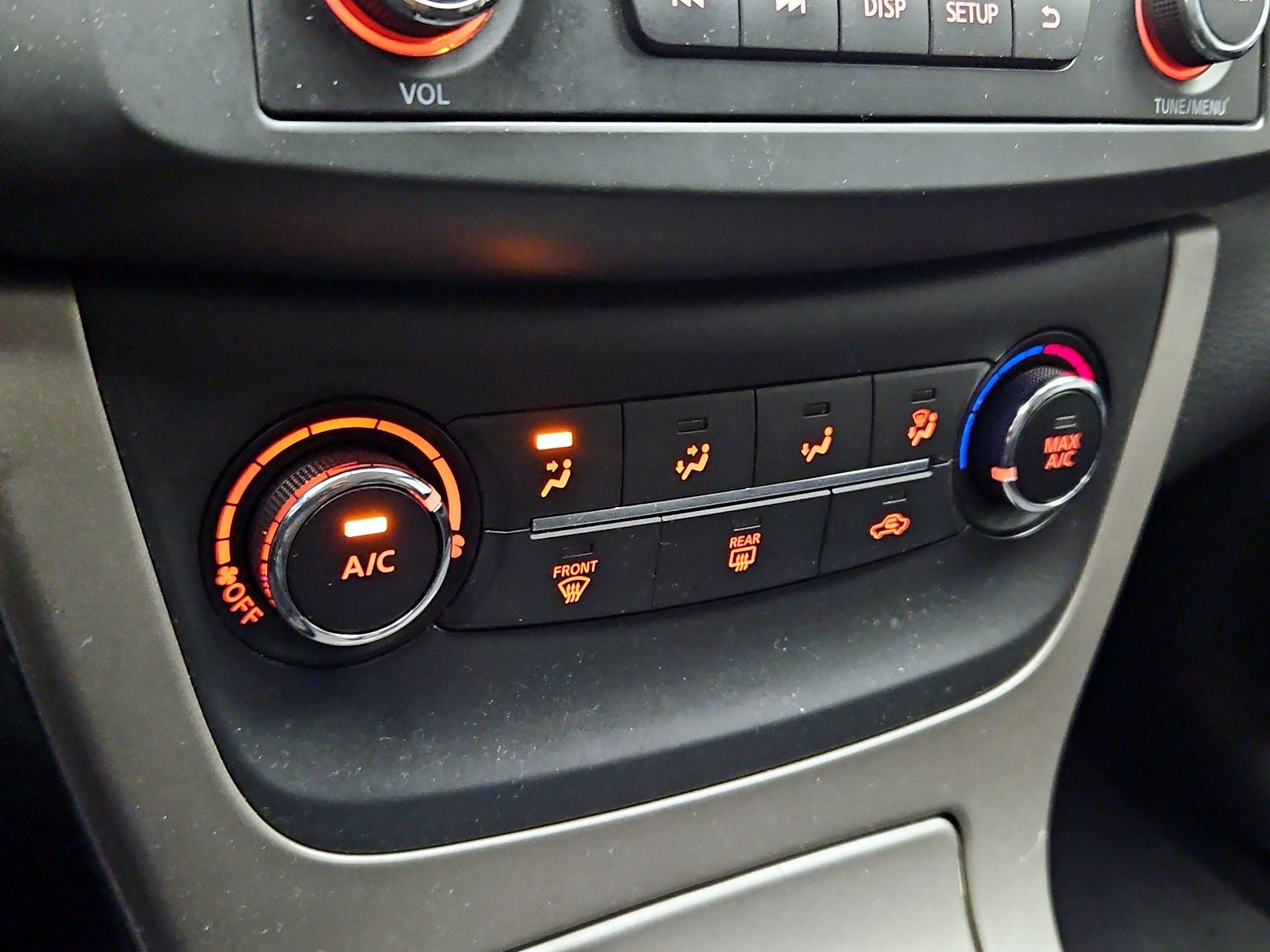 Thumbnail: 2015 Nissan Sentra - 15