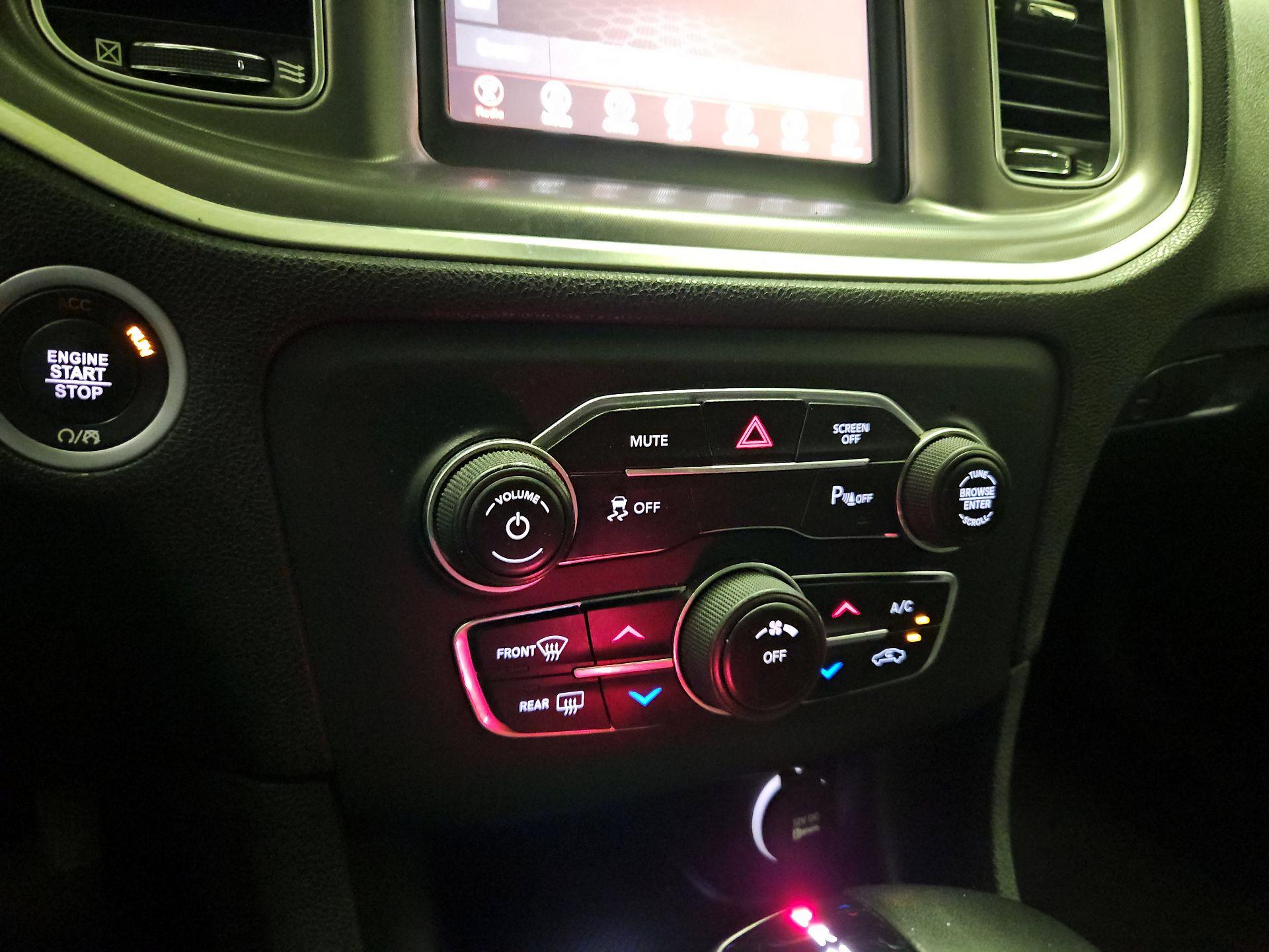 Thumbnail: 2019 Dodge Charger - 15