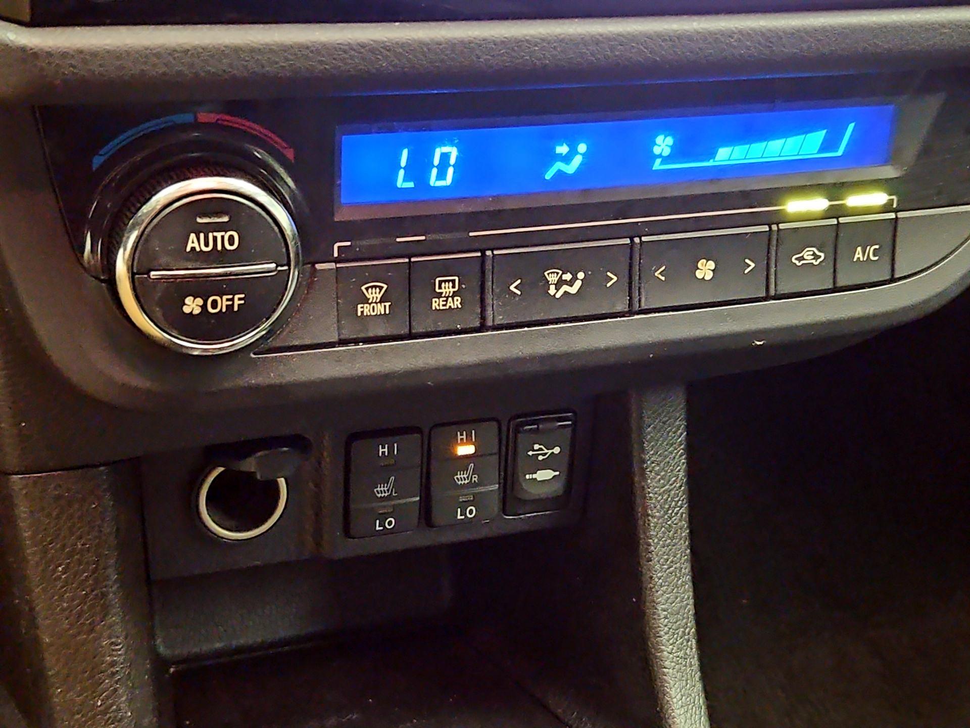 Thumbnail: 2016 Toyota Corolla - 17
