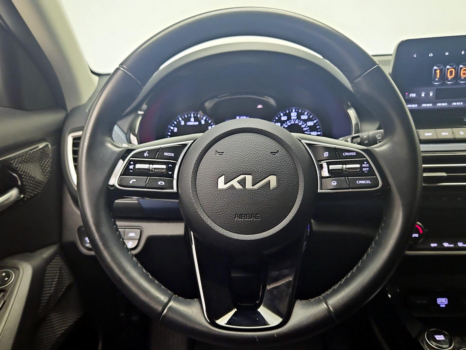 Thumbnail: 2022 Kia Seltos - 10