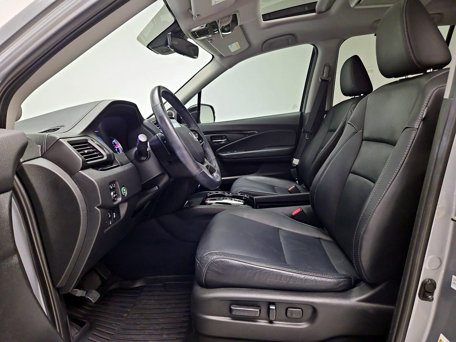 Thumbnail: 2019 Honda Pilot - 11