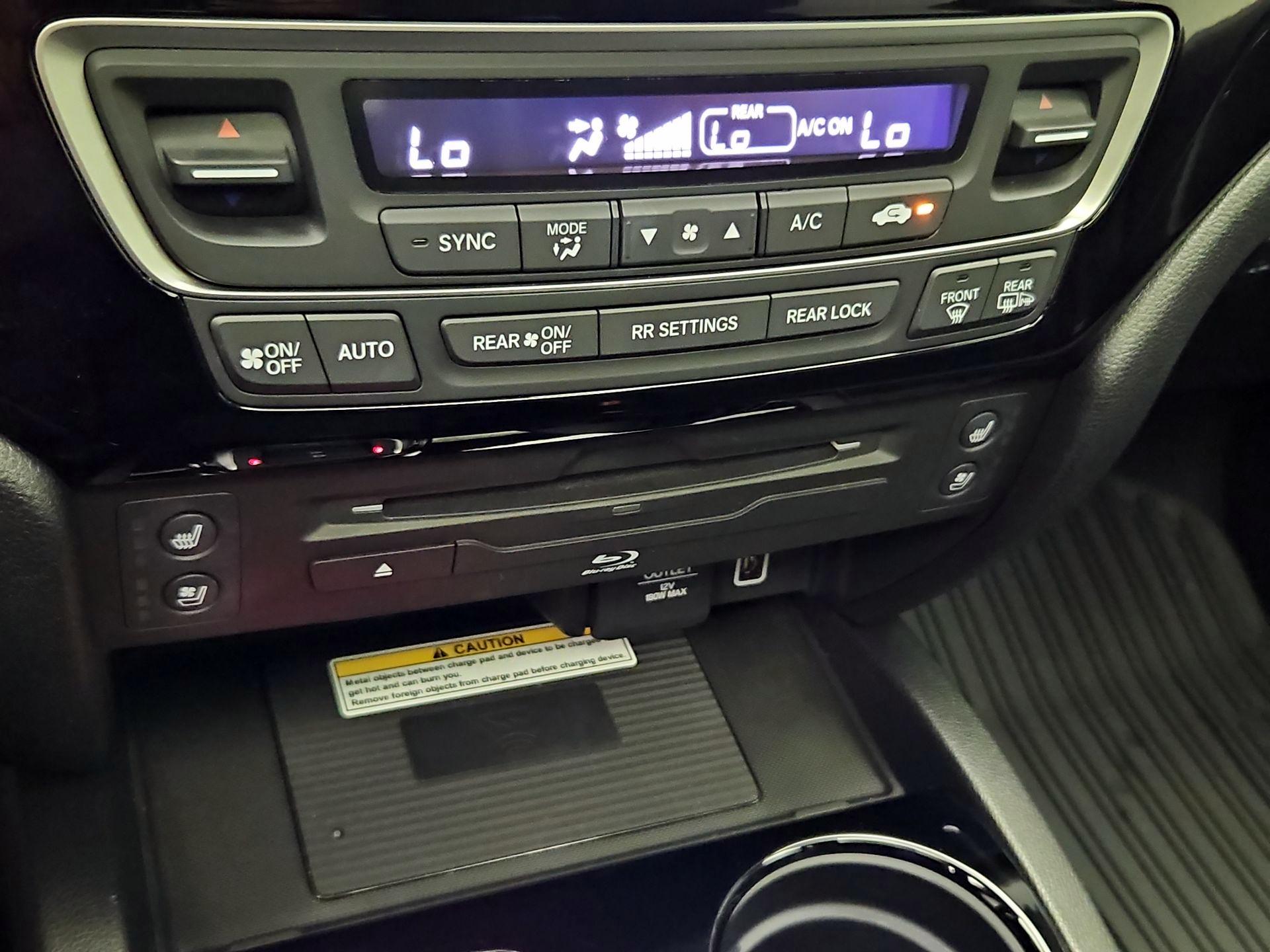 Thumbnail: 2019 Honda Pilot - 17