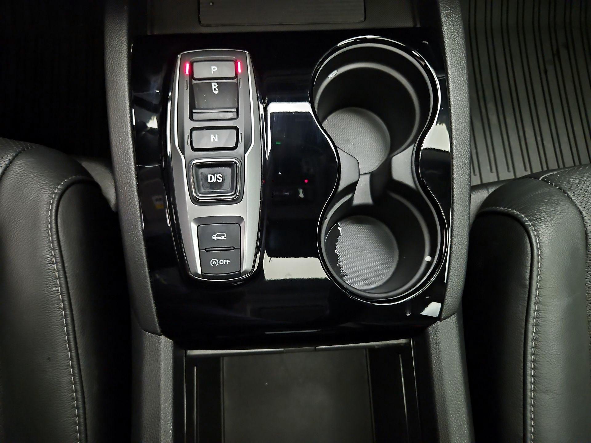 Thumbnail: 2019 Honda Pilot - 18