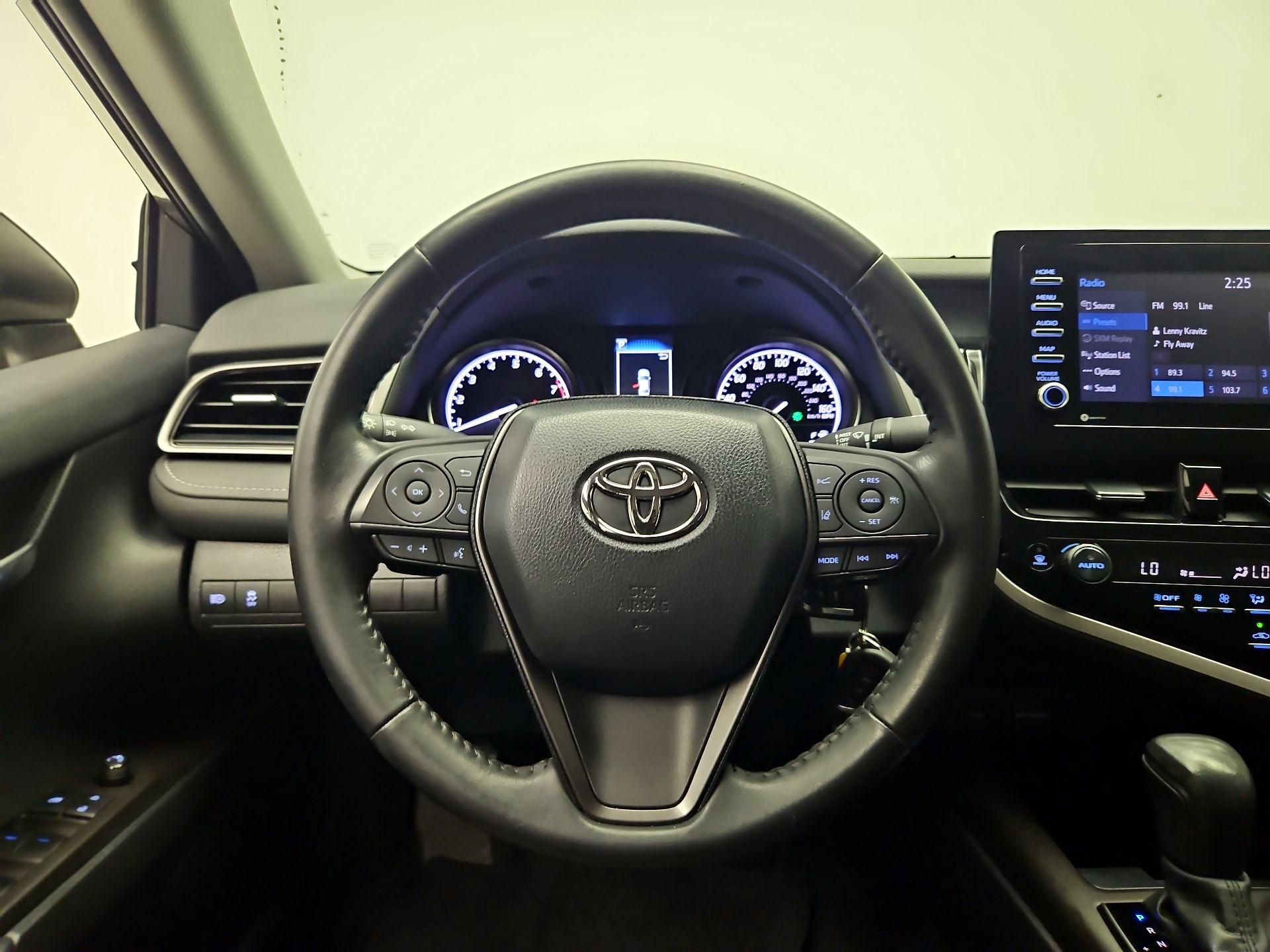 Thumbnail: 2022 Toyota Camry - 10