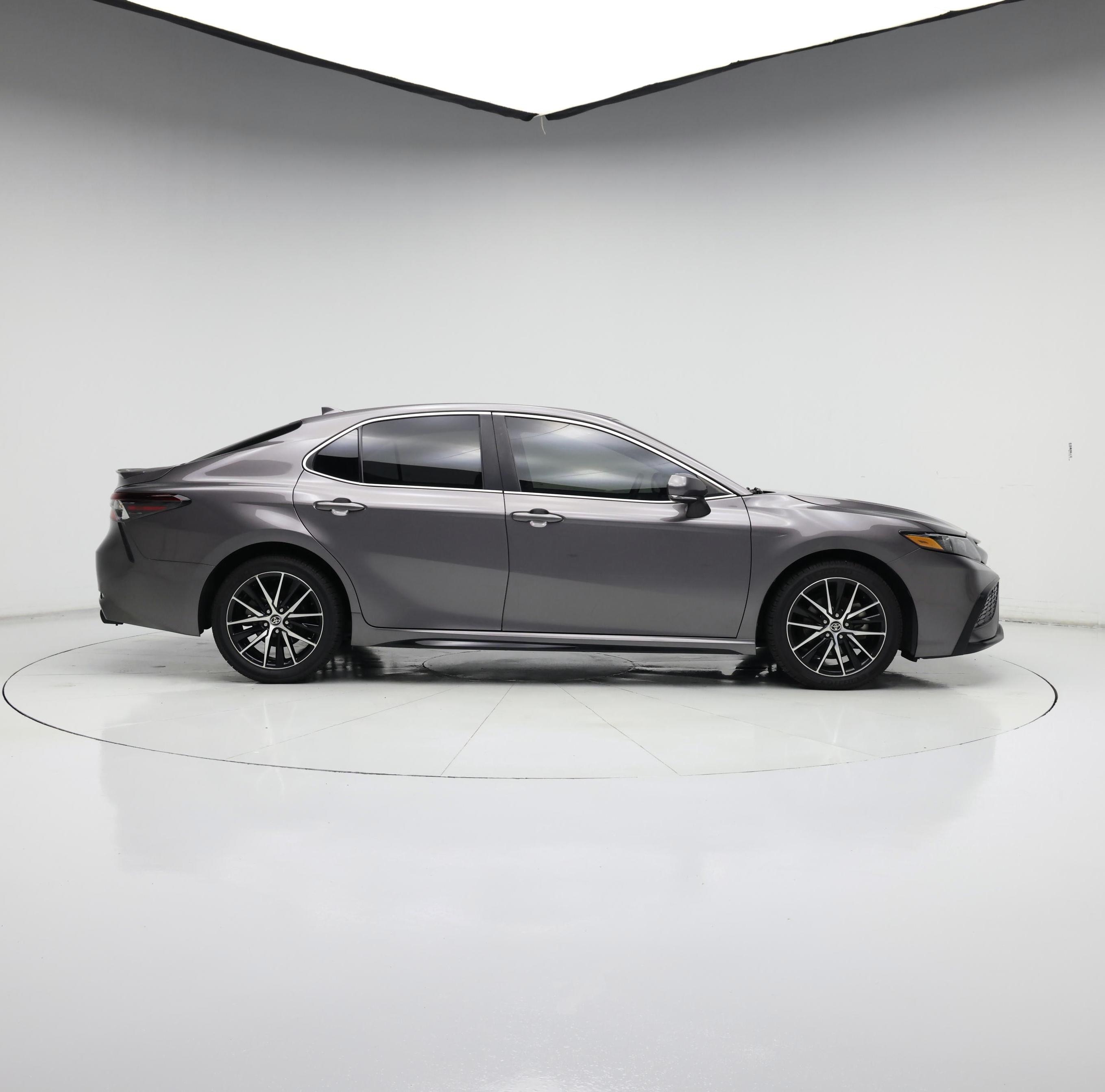 Thumbnail: 2022 Toyota Camry - 7