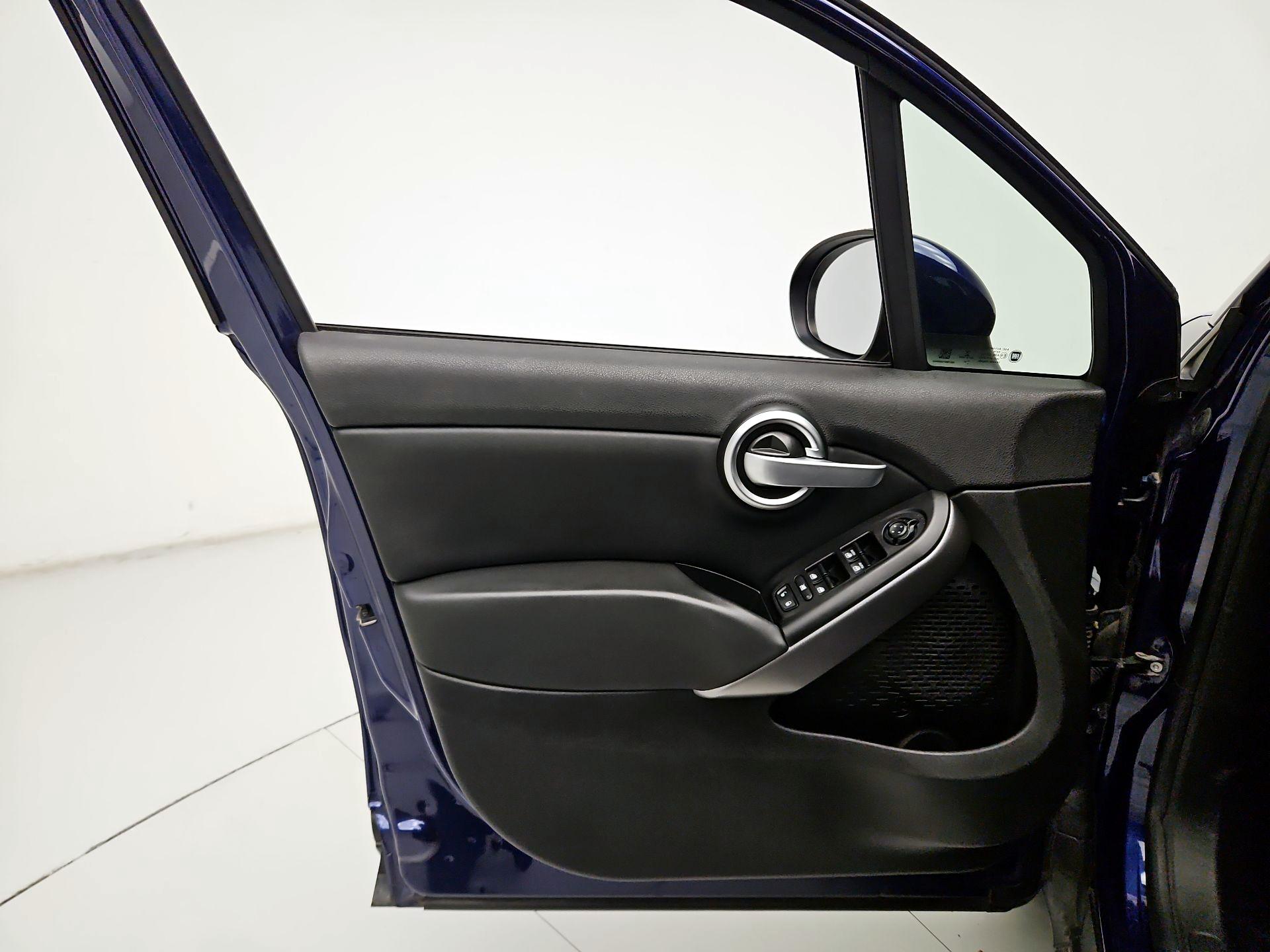 Thumbnail: 2017 Fiat 500X - 12