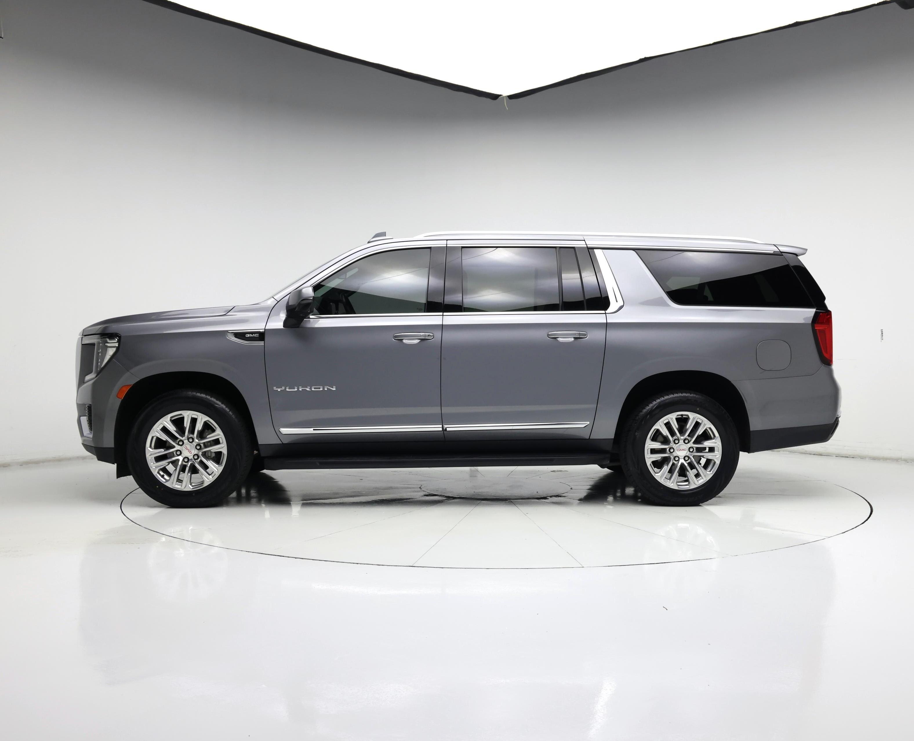 Thumbnail: 2021 GMC Yukon XL - 3