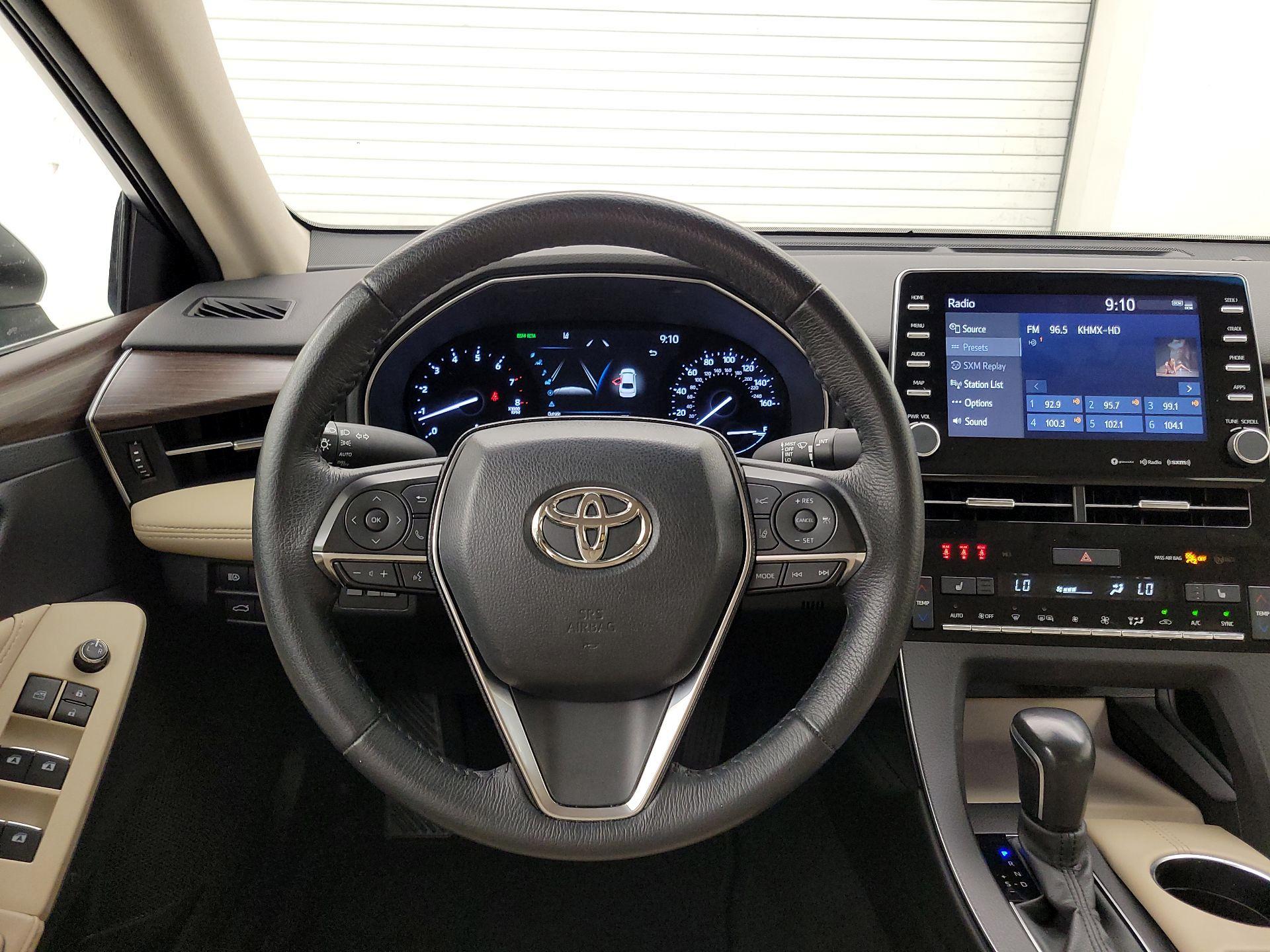 Thumbnail: 2022 Toyota Avalon - 10