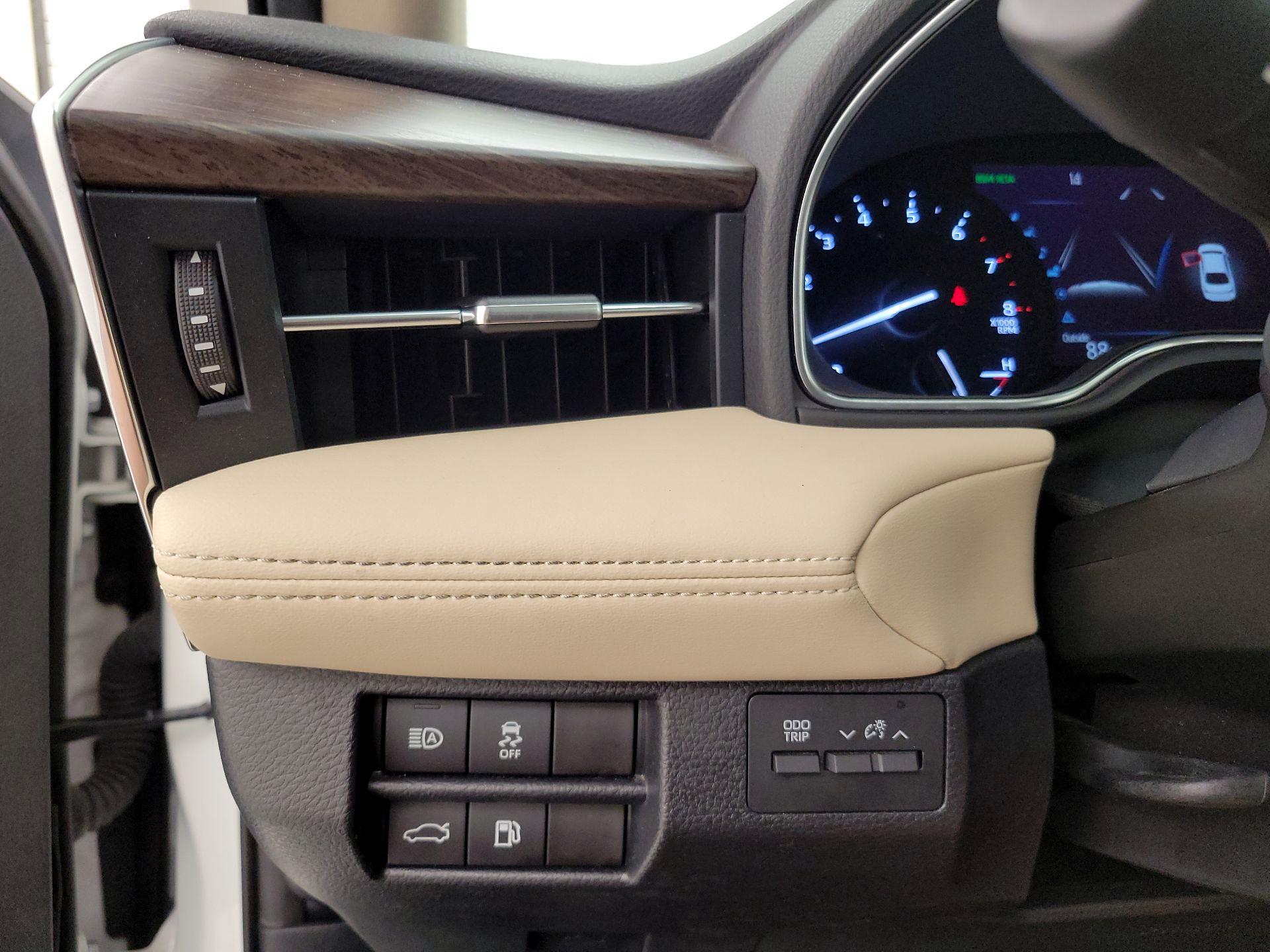 Thumbnail: 2022 Toyota Avalon - 13