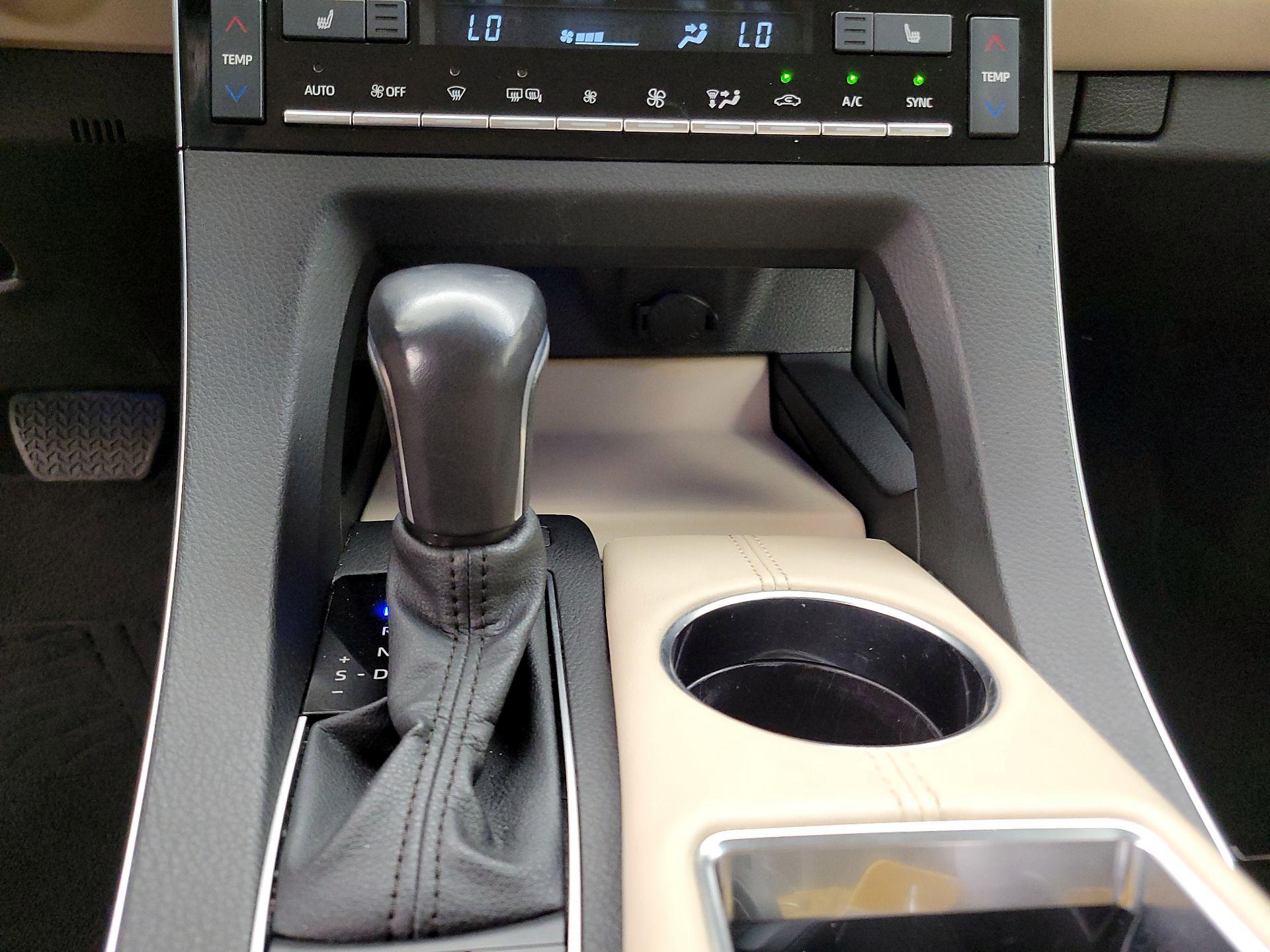 Thumbnail: 2022 Toyota Avalon - 17