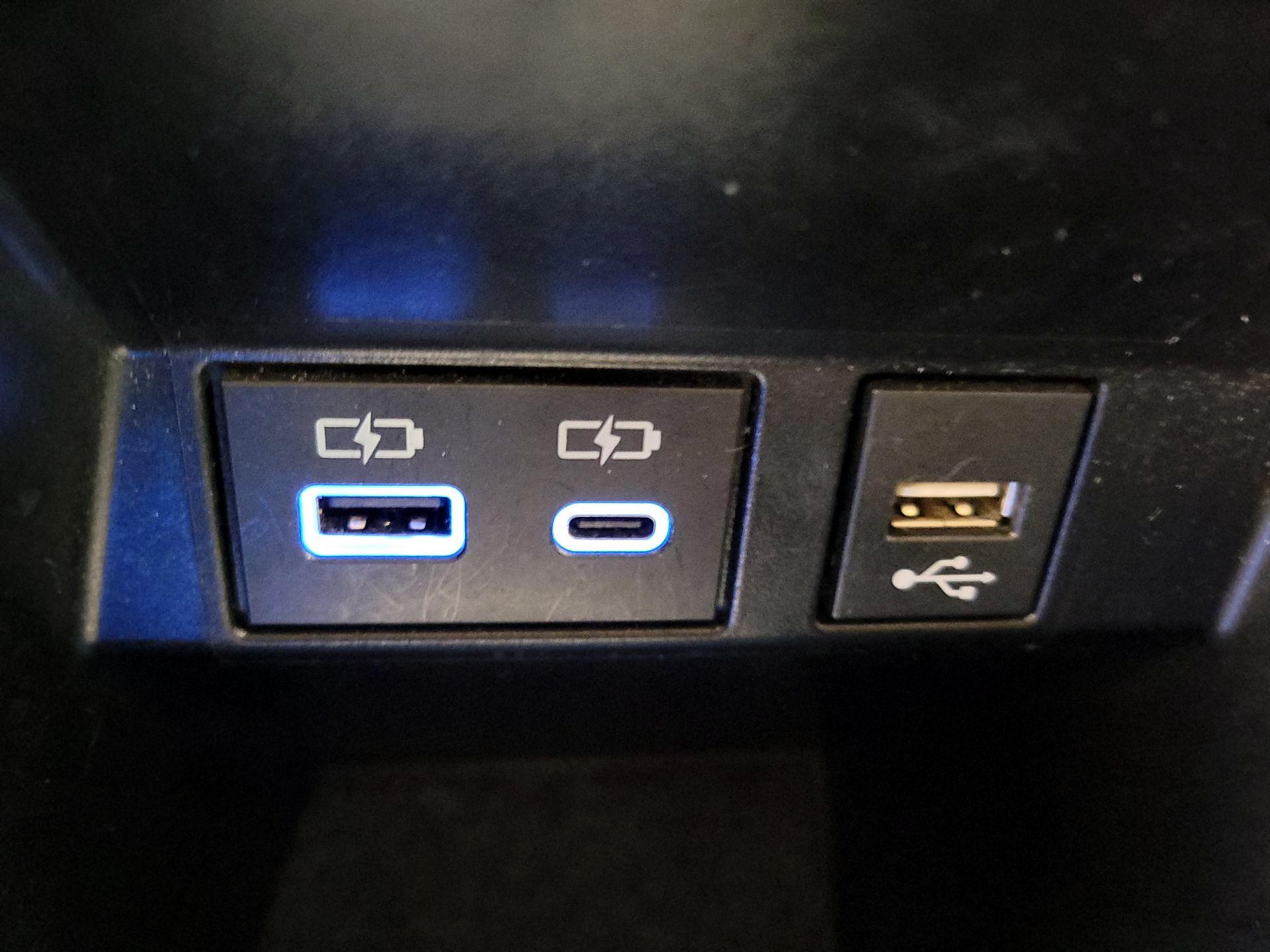 Thumbnail: 2022 Toyota Avalon - 18