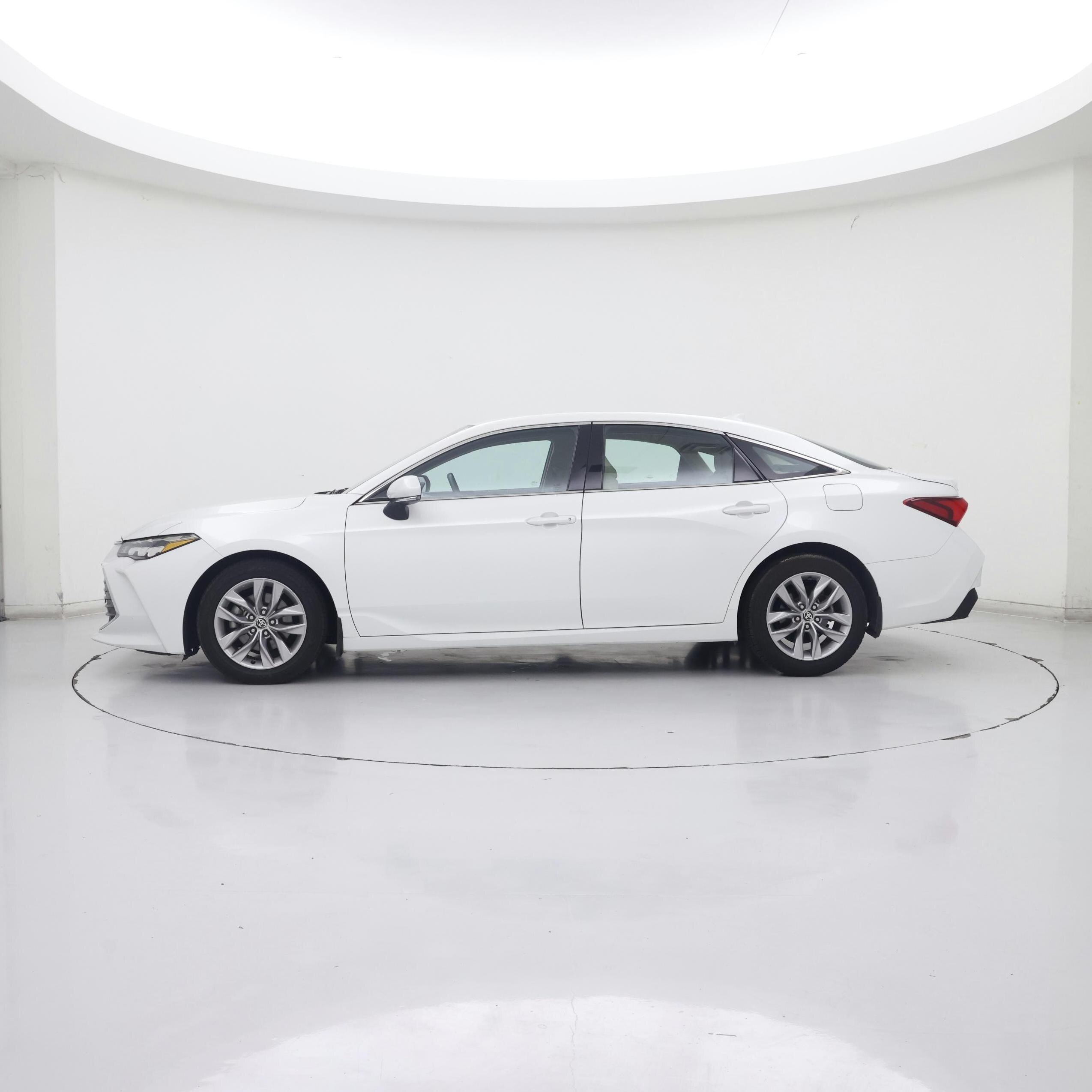 Thumbnail: 2022 Toyota Avalon - 3