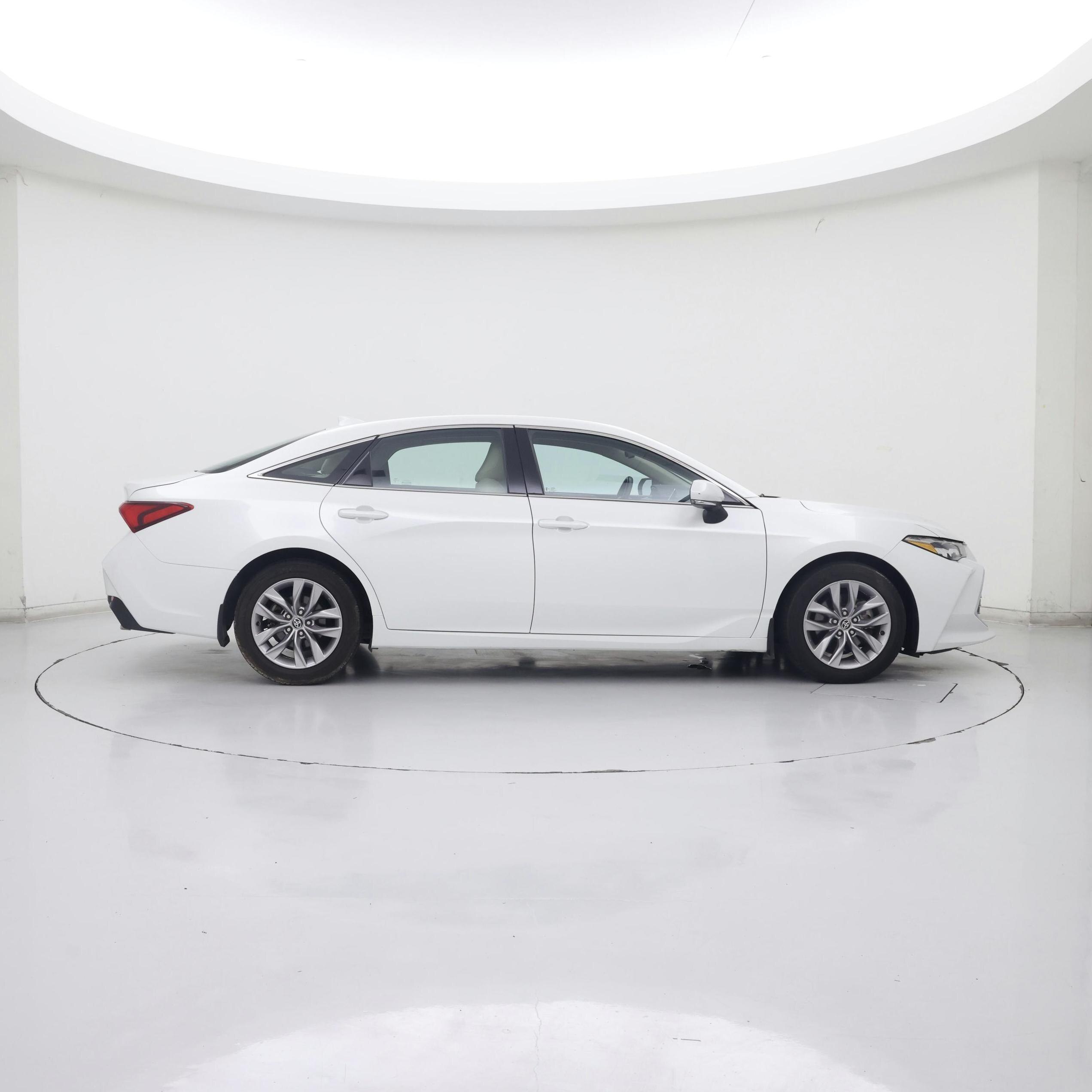 Thumbnail: 2022 Toyota Avalon - 7