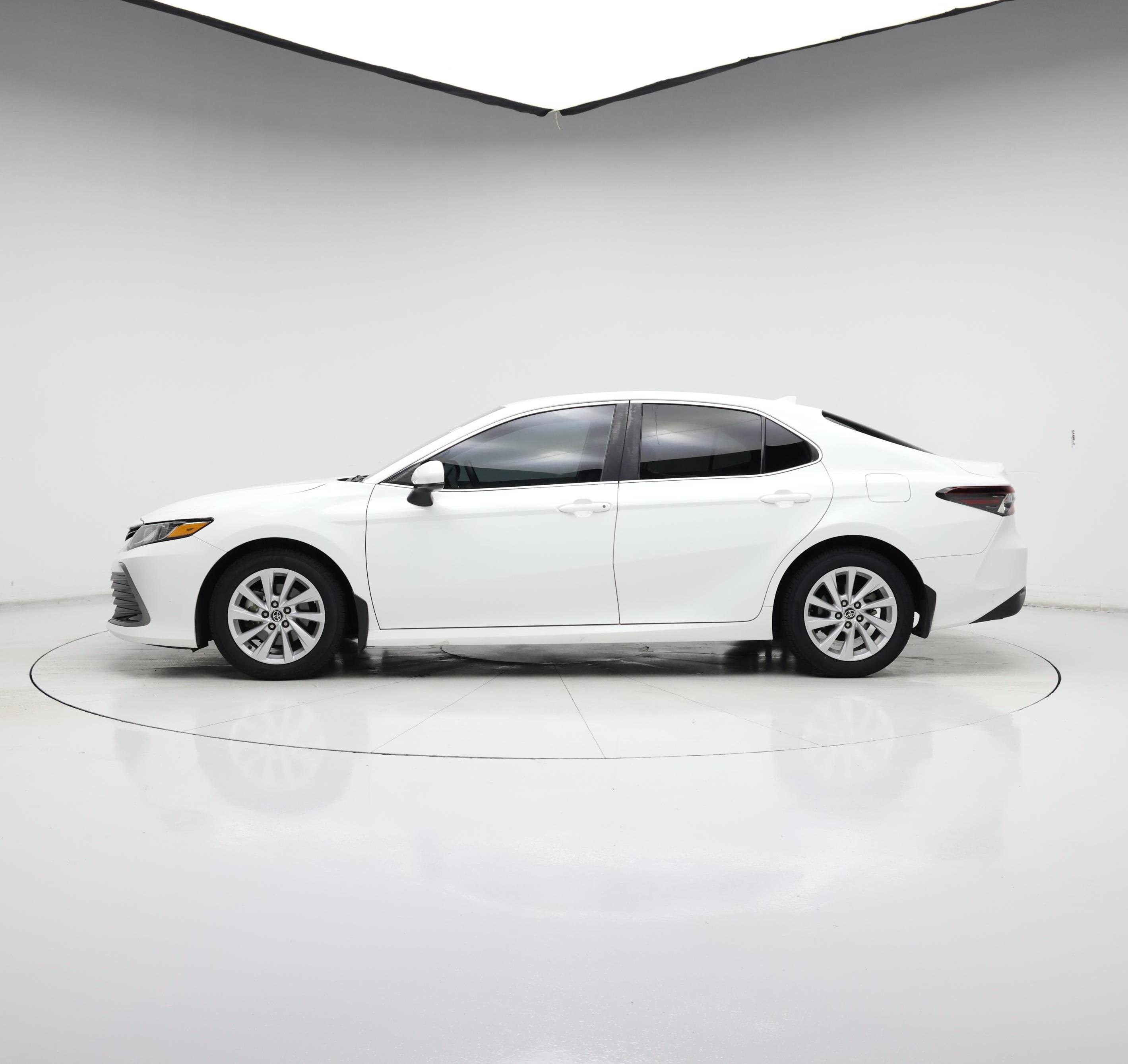 Thumbnail: 2022 Toyota Camry - 3