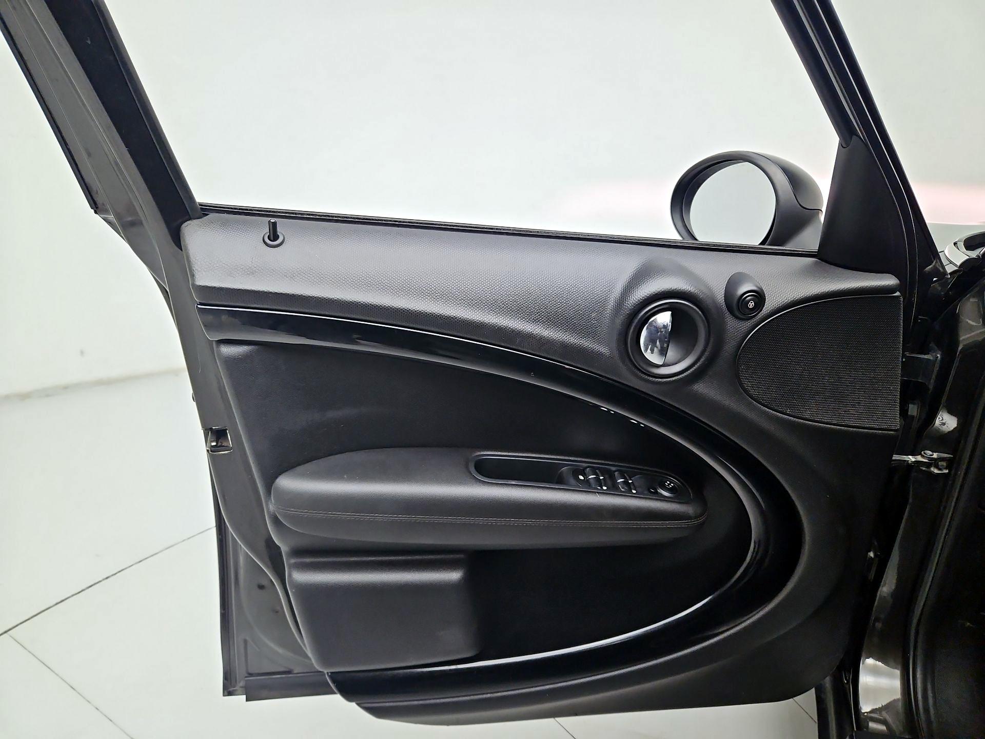 Thumbnail: 2015 MINI Cooper Countryman - 12