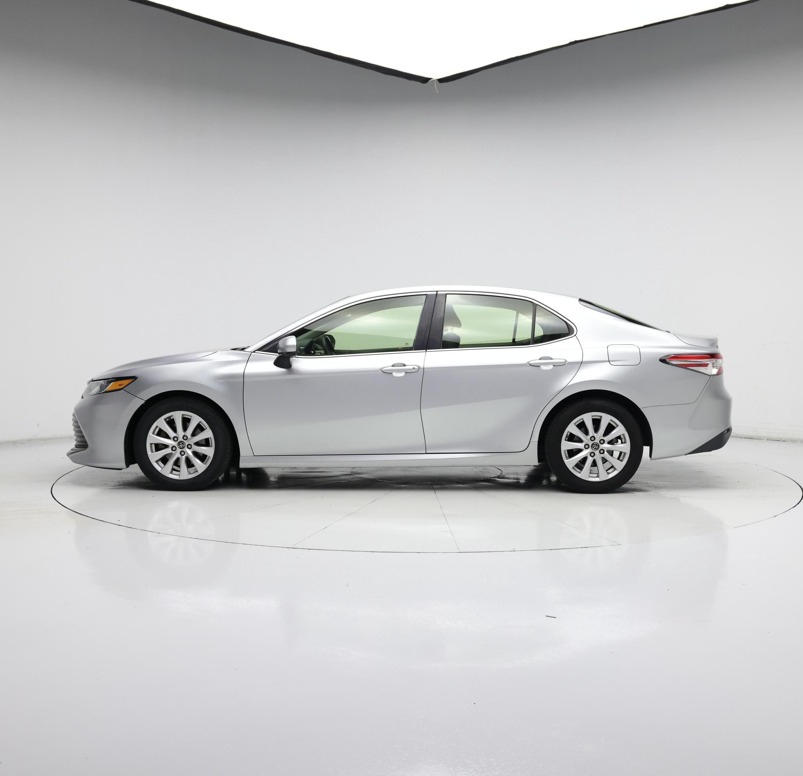Thumbnail: 2018 Toyota Camry - 3