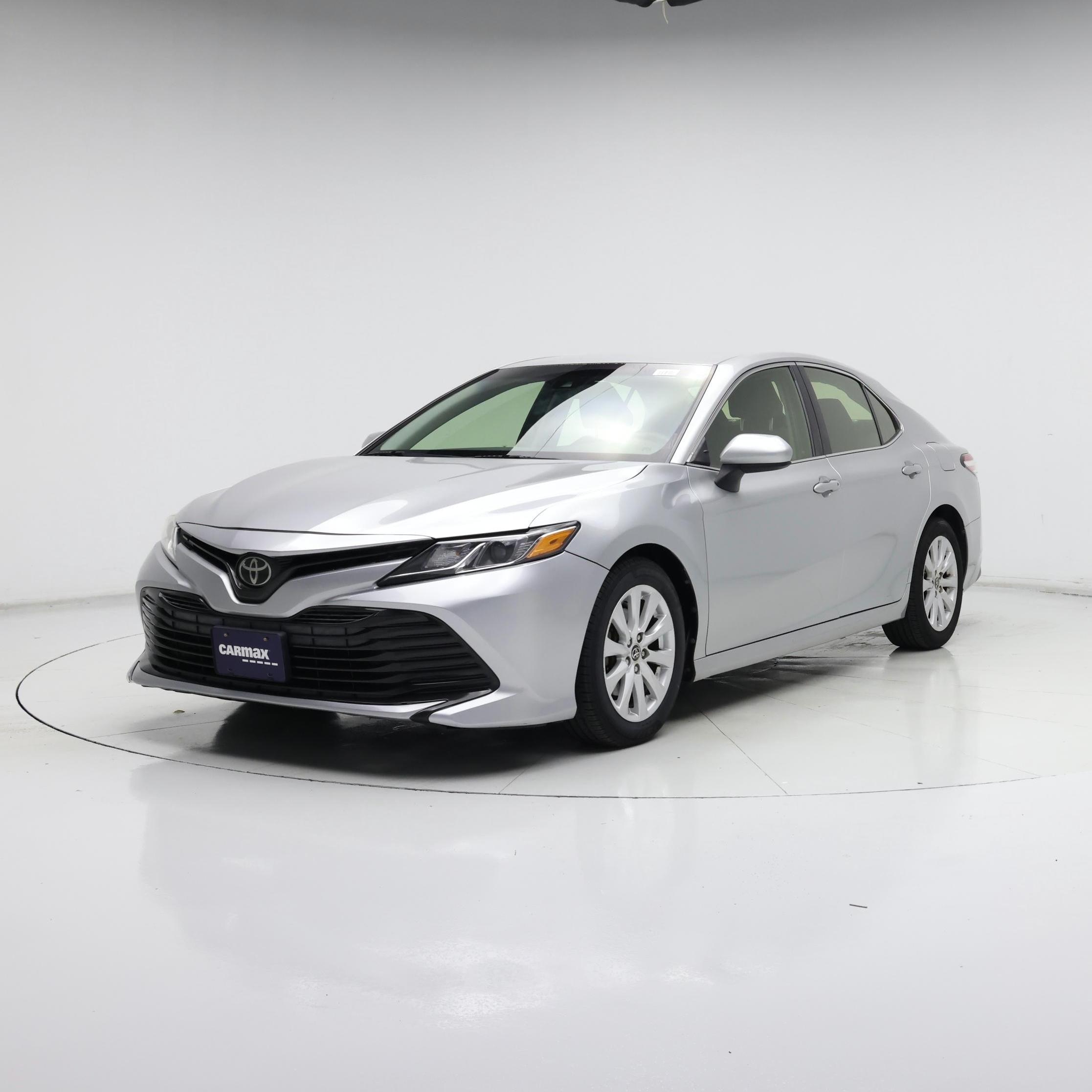 Thumbnail: 2018 Toyota Camry - 4