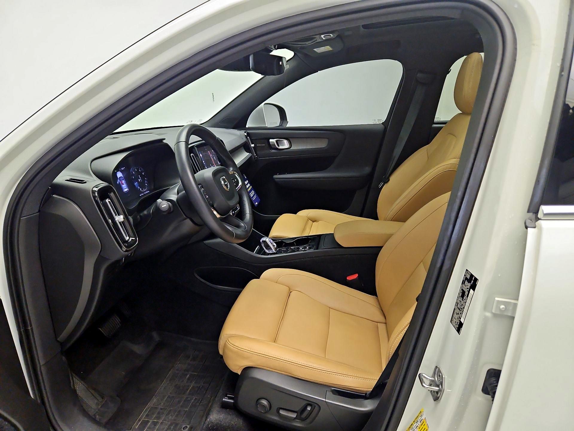 Thumbnail: 2021 Volvo XC40 - 11