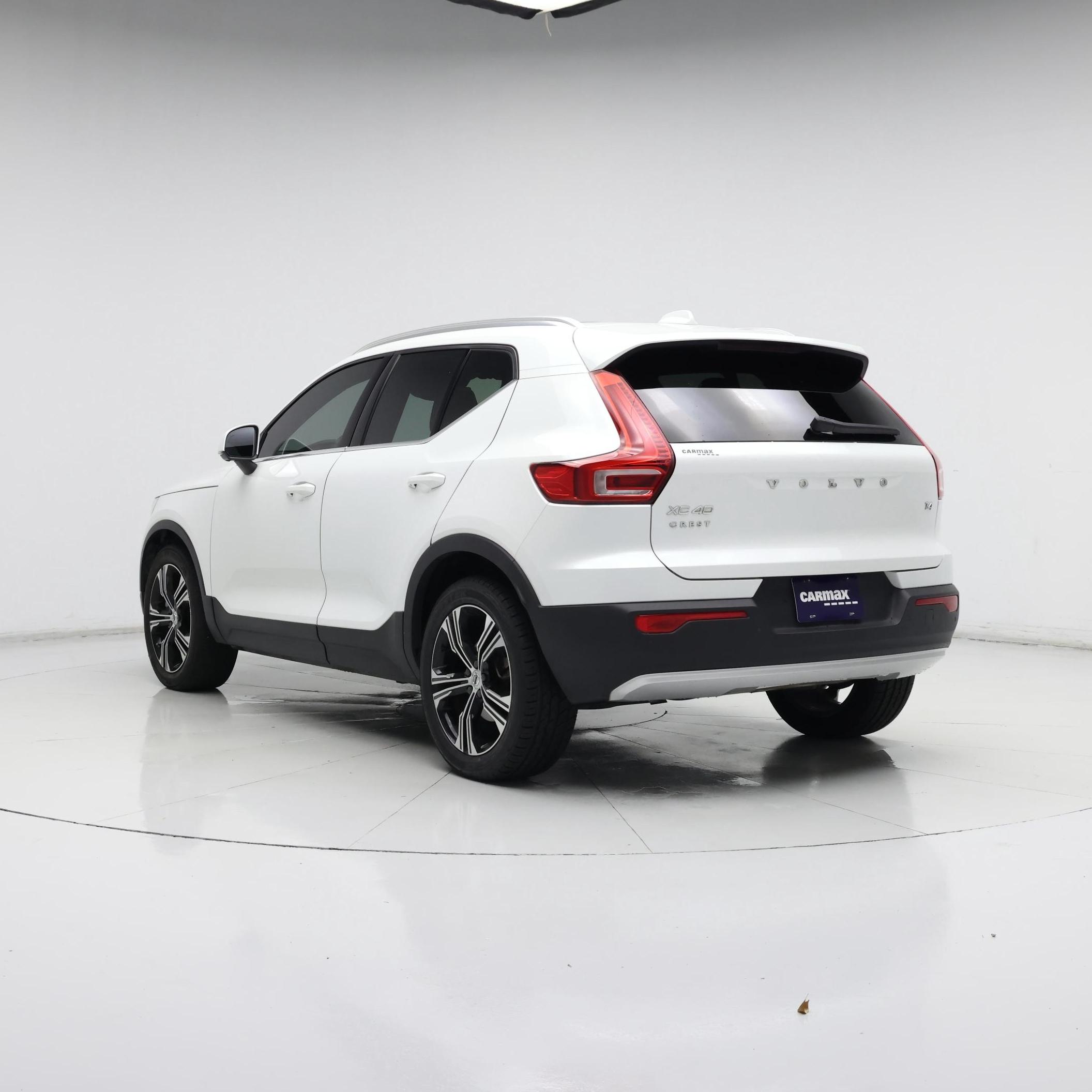 Thumbnail: 2021 Volvo XC40 - 2