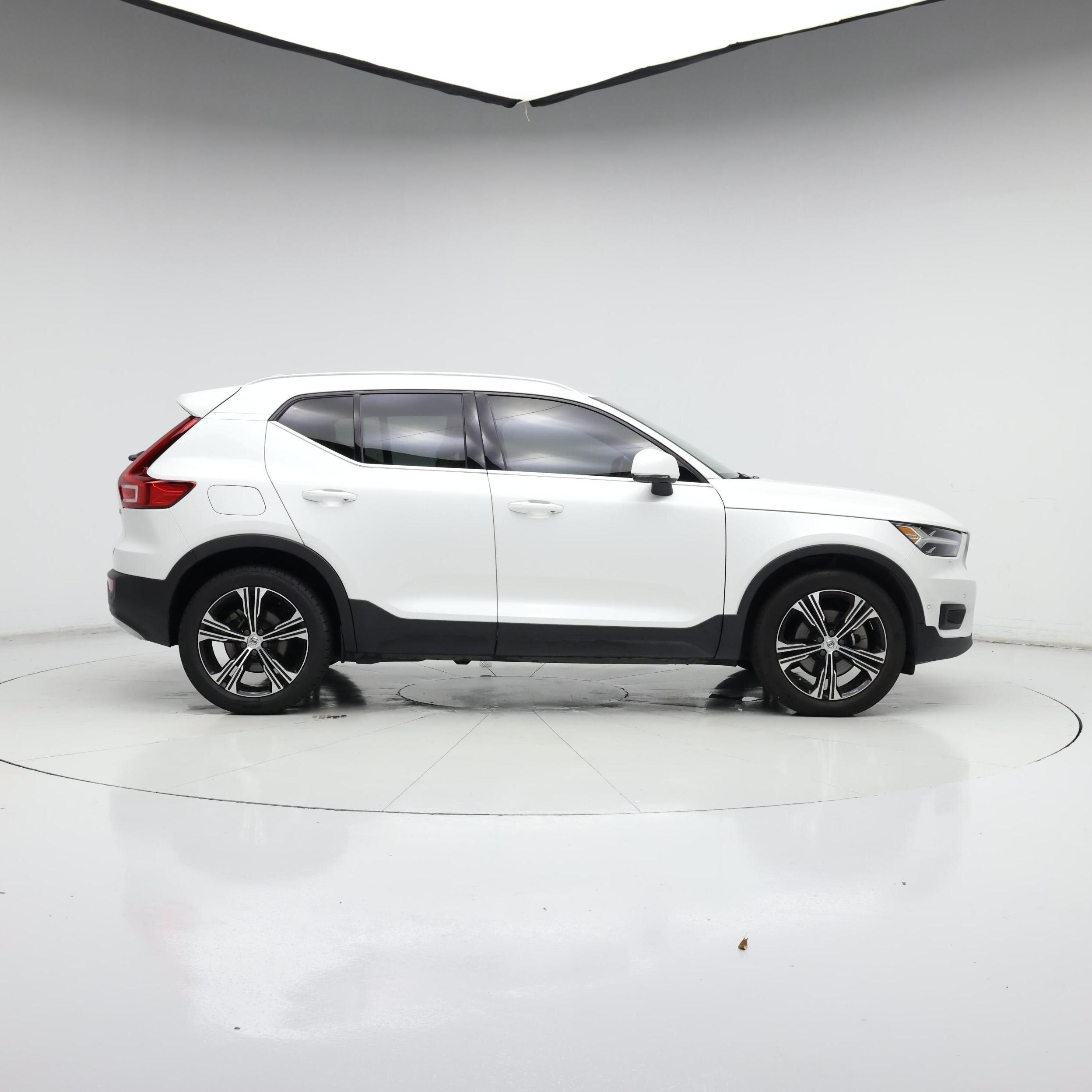 Thumbnail: 2021 Volvo XC40 - 7