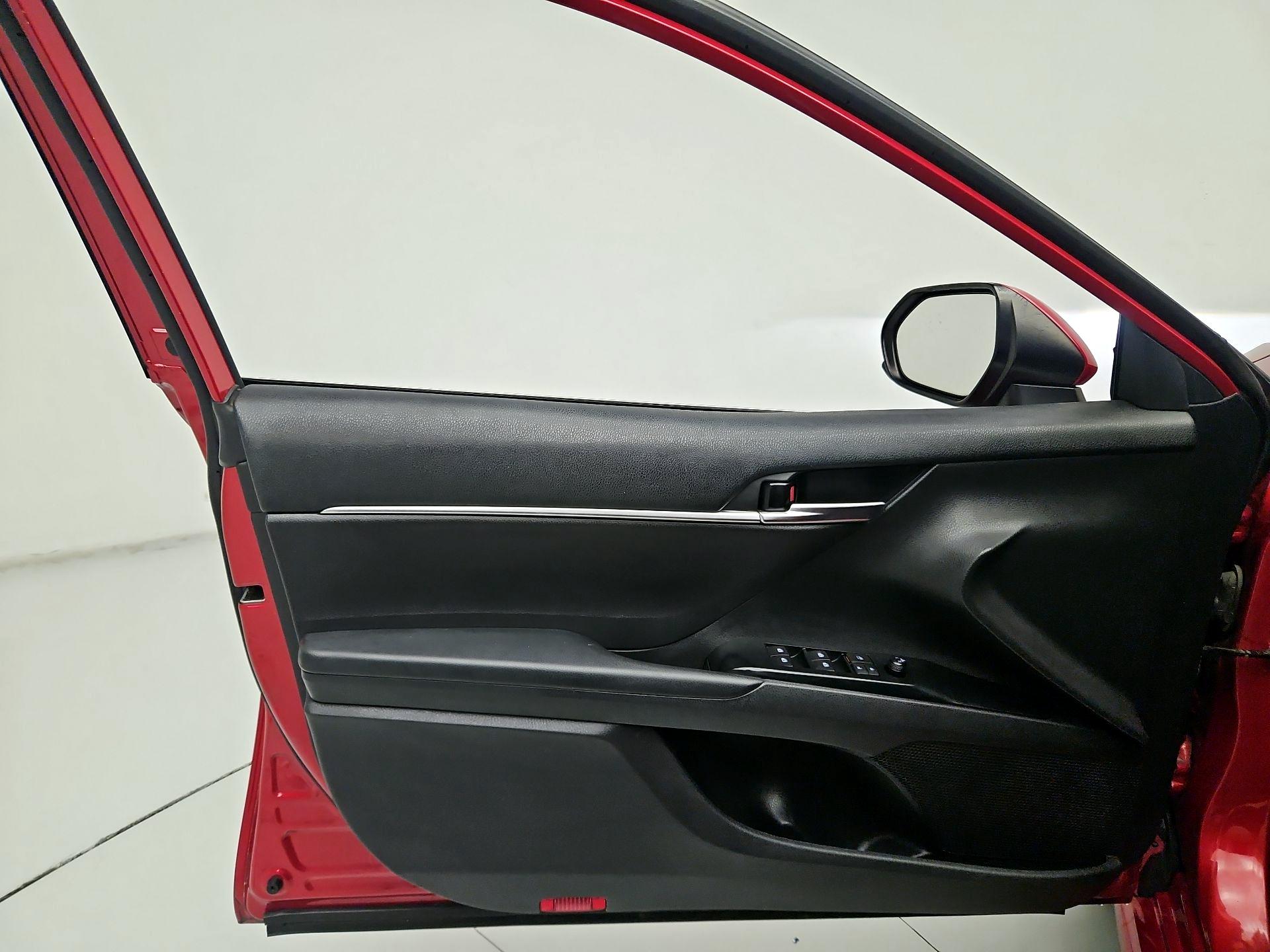 Thumbnail: 2020 Toyota Camry - 12