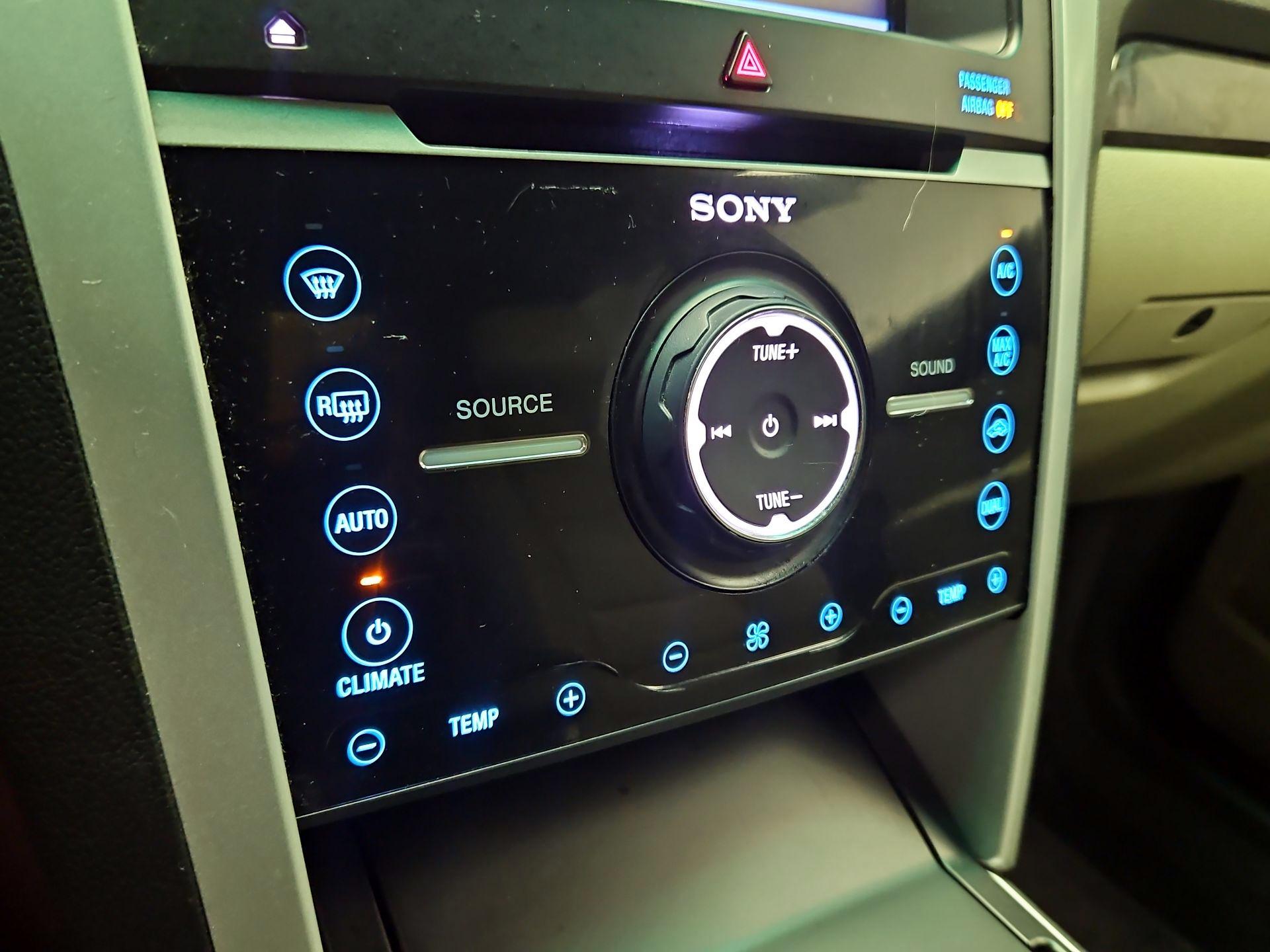 Thumbnail: 2013 Ford Explorer - 17