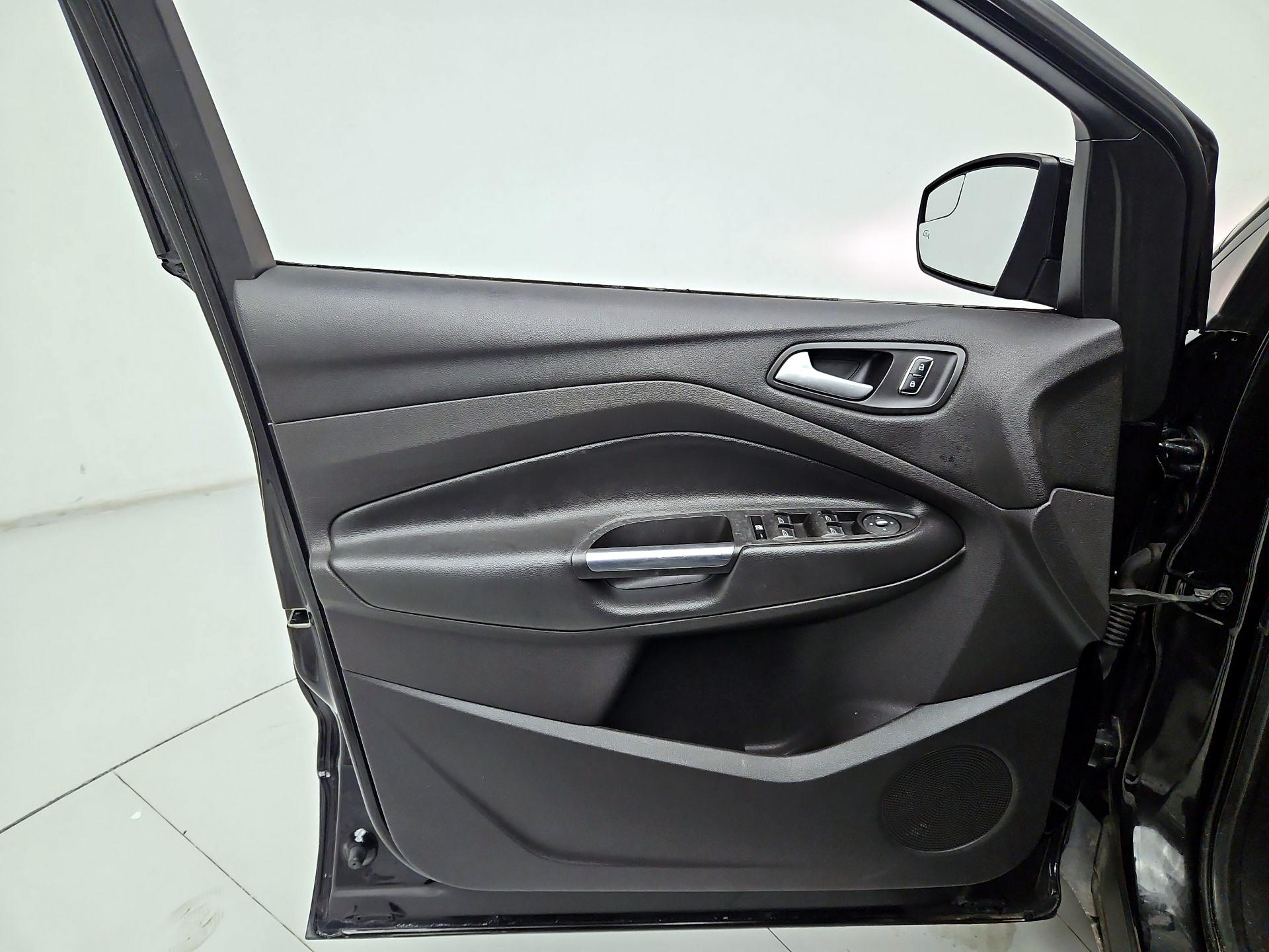 Thumbnail: 2015 Ford Escape - 12