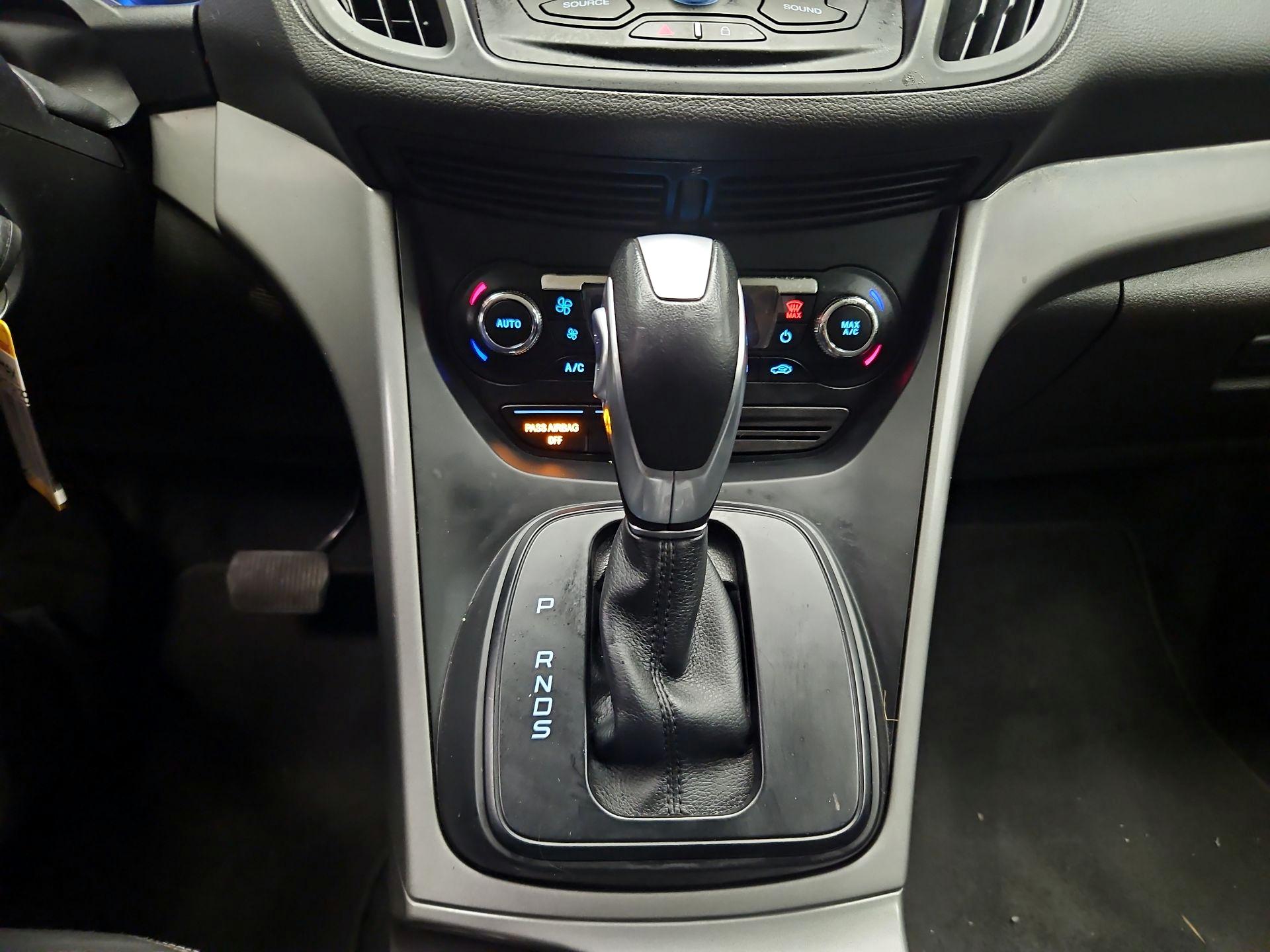 Thumbnail: 2015 Ford Escape - 16