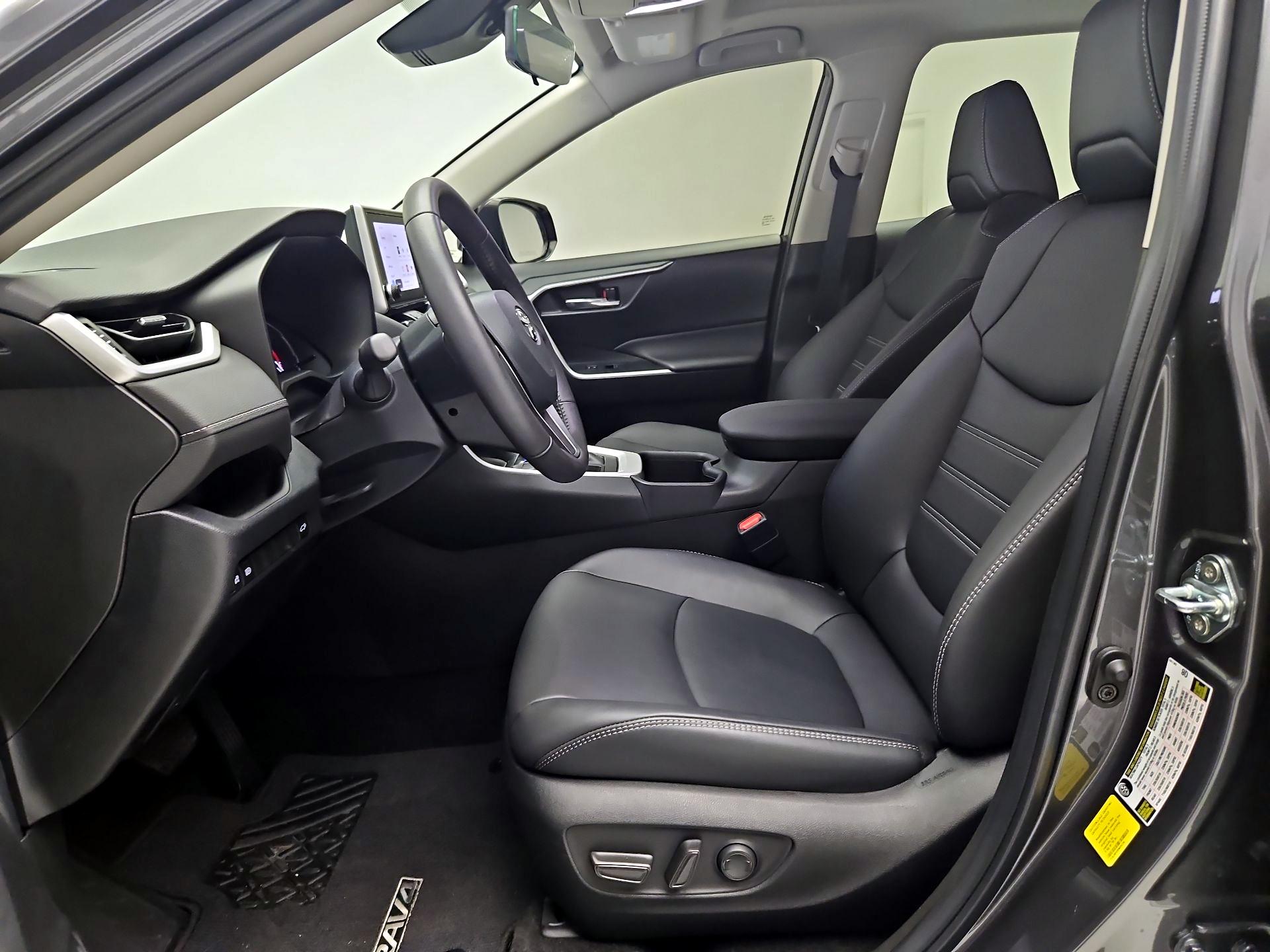 Thumbnail: 2023 Toyota RAV4 - 11