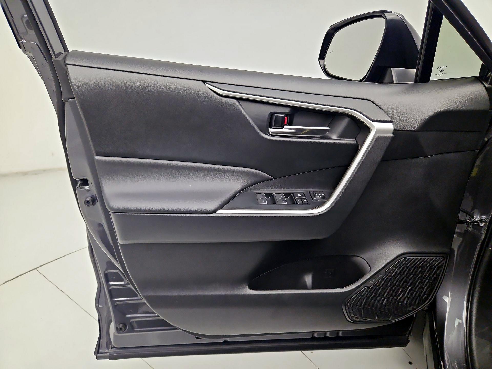 Thumbnail: 2023 Toyota RAV4 - 12