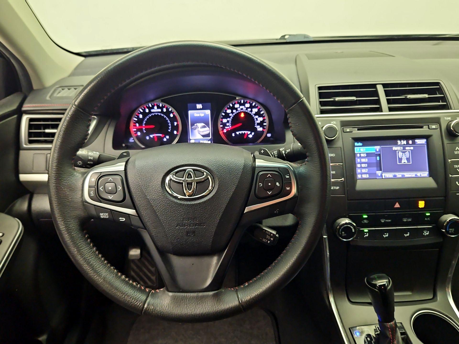 Thumbnail: 2017 Toyota Camry - 10