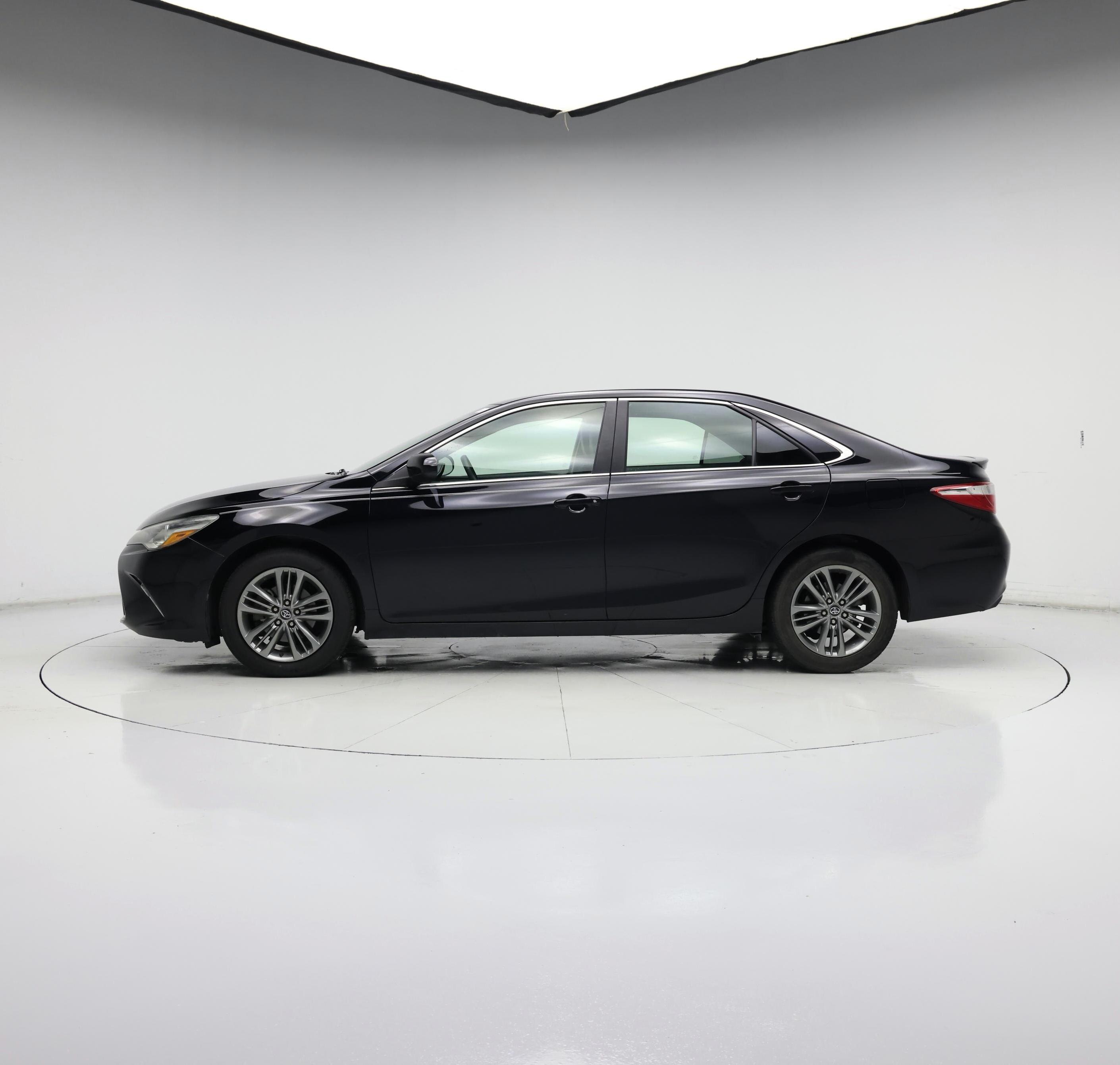 Thumbnail: 2017 Toyota Camry - 3