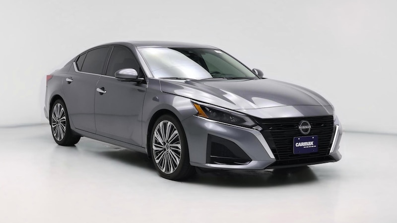 2023 Nissan Altima SL Hero Image