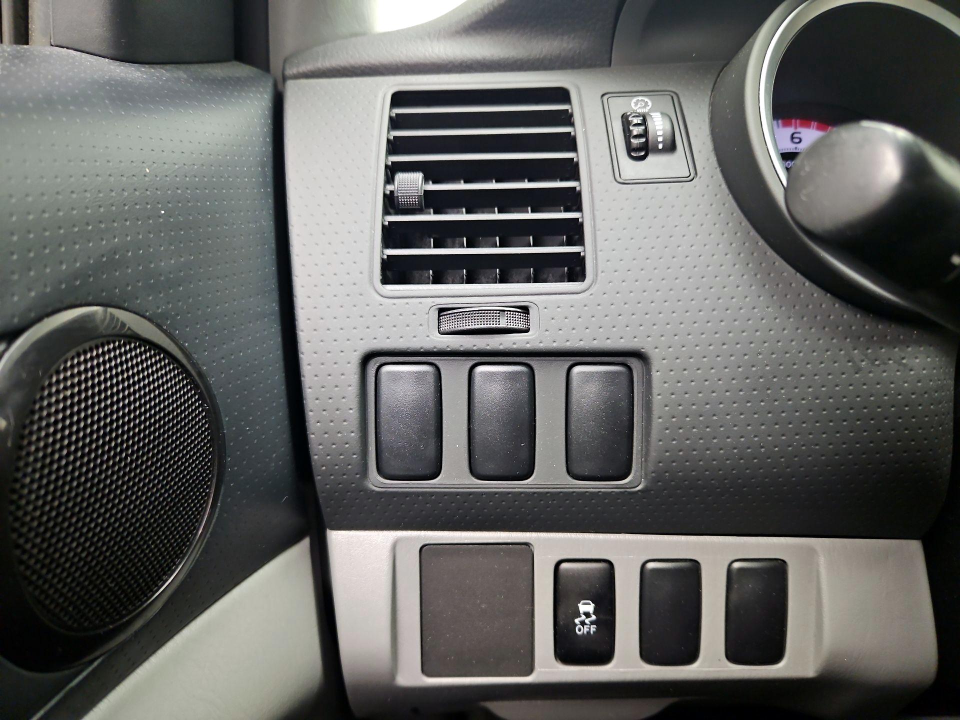 Thumbnail: 2013 Toyota Tacoma - 13